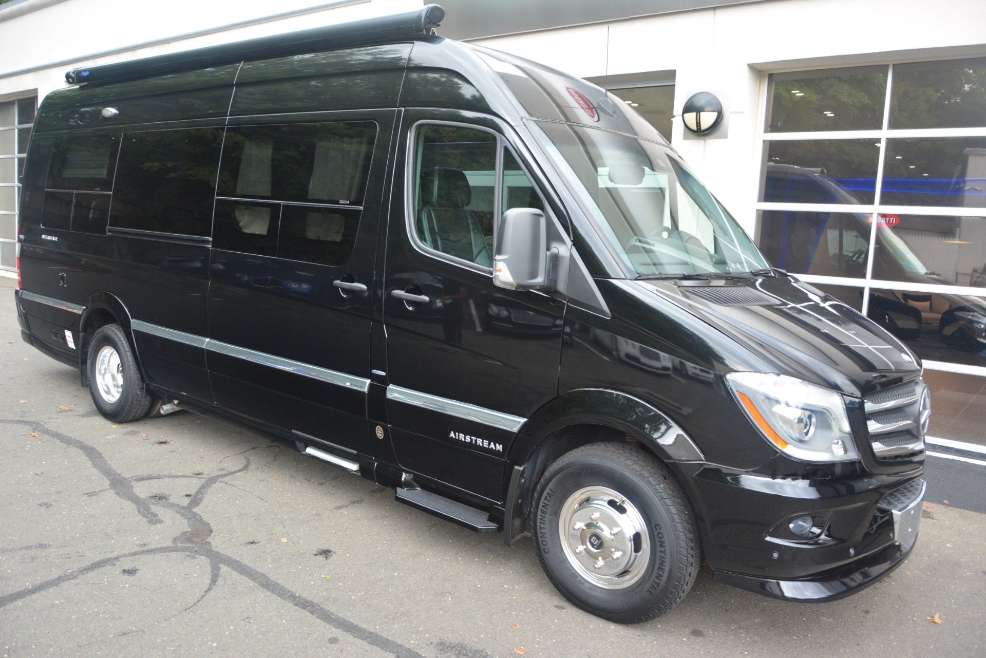 Used-2014-Mercedes-Benz-Sprinter-3500-Airstream-Lounge-Extended