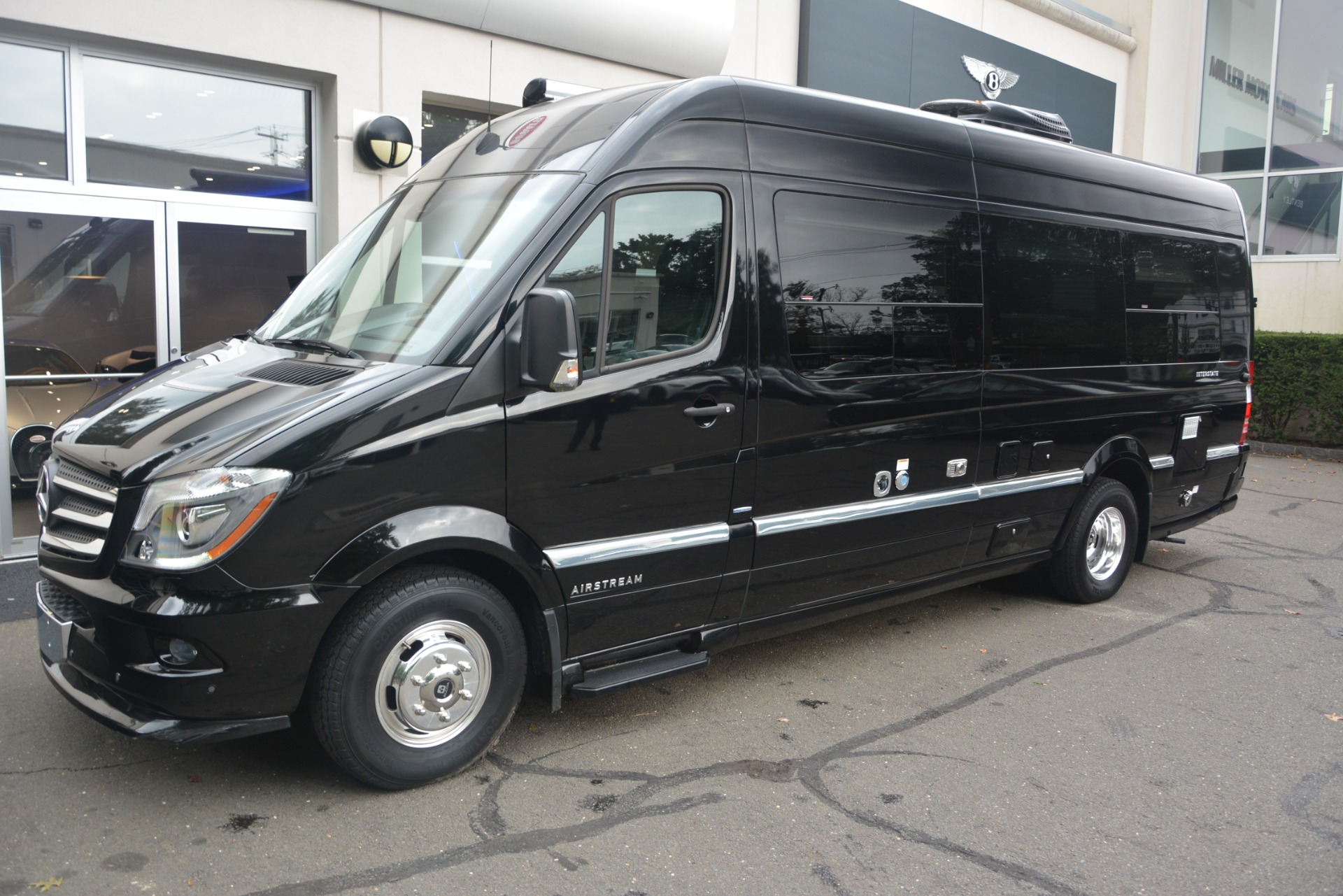 Used-2014-Mercedes-Benz-Sprinter-3500-Airstream-Lounge-Extended