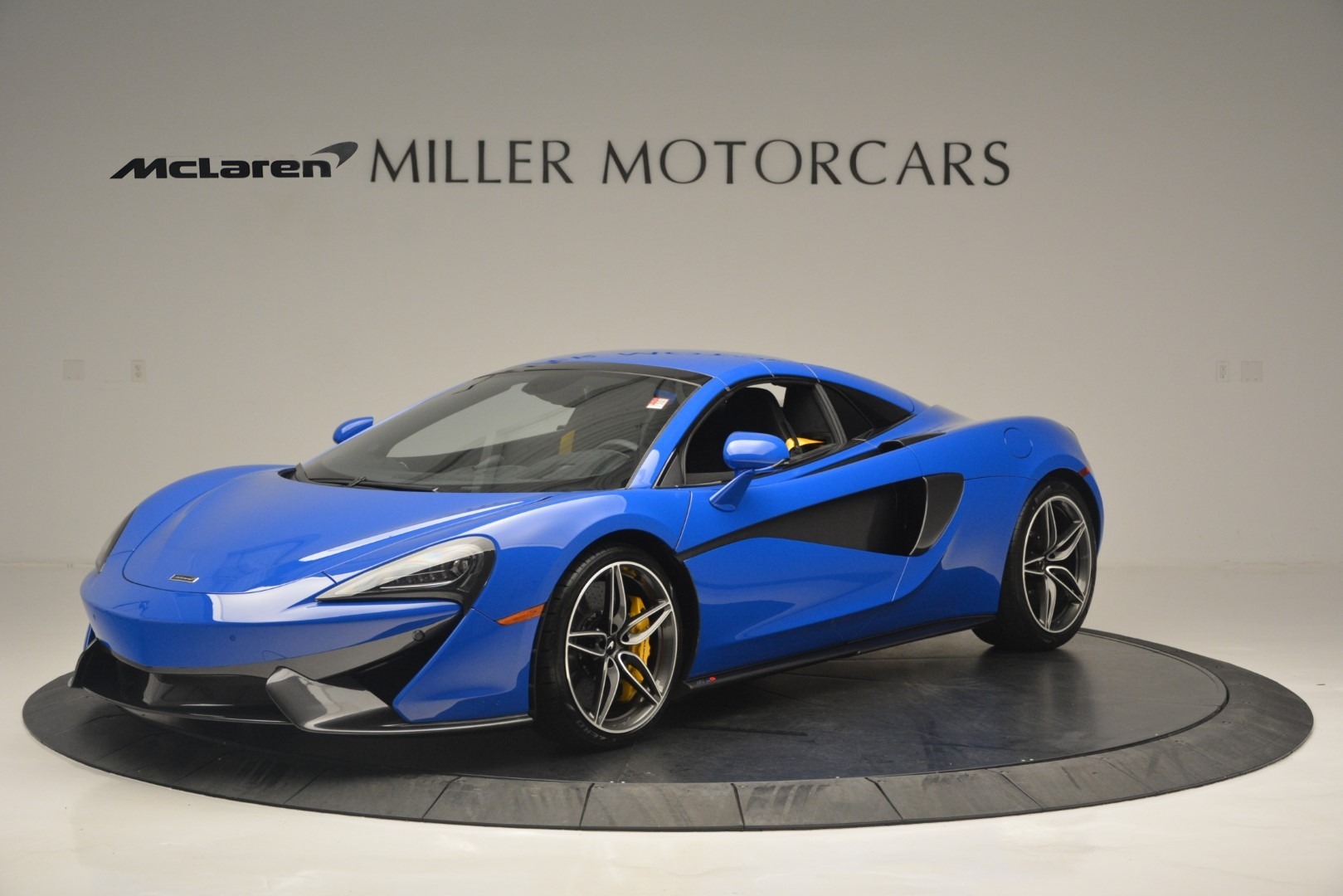 Used-2019-McLaren-570S-Spider-Convertible