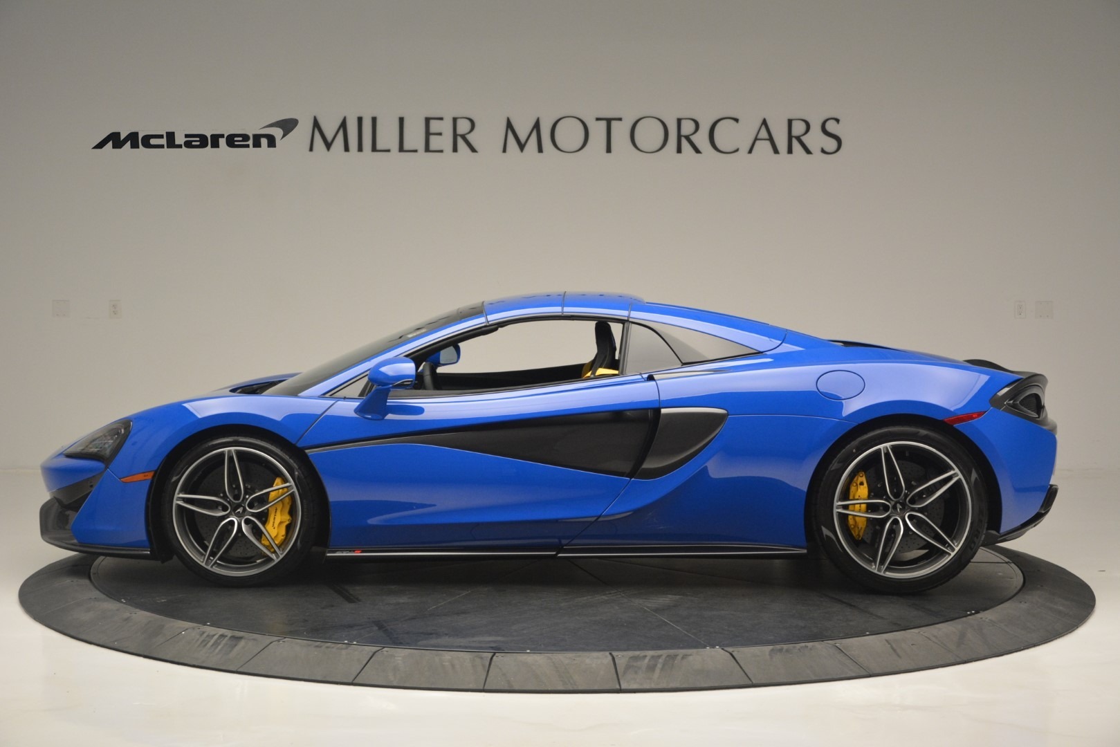 Used-2019-McLaren-570S-Spider-Convertible
