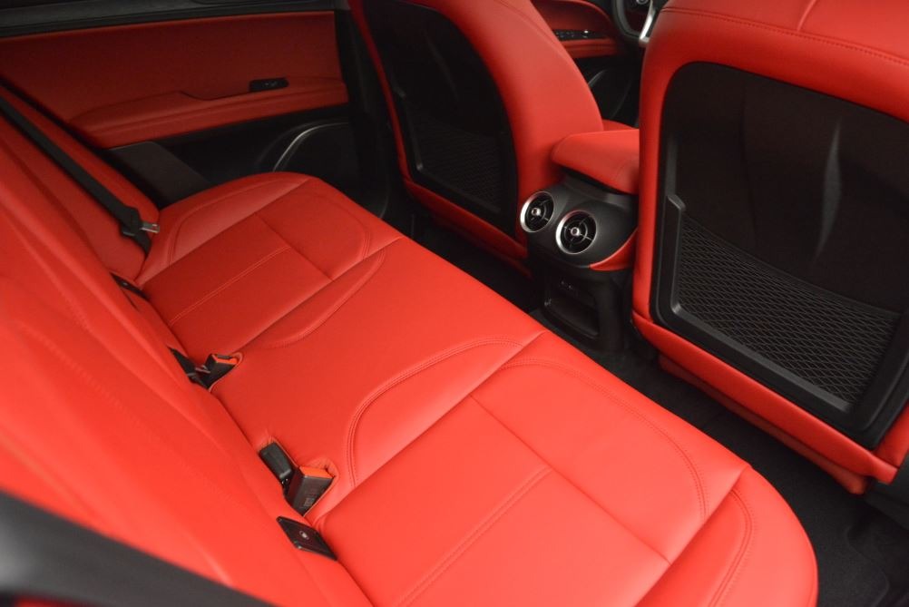 New-2019-Alfa-Romeo-Stelvio-Q4