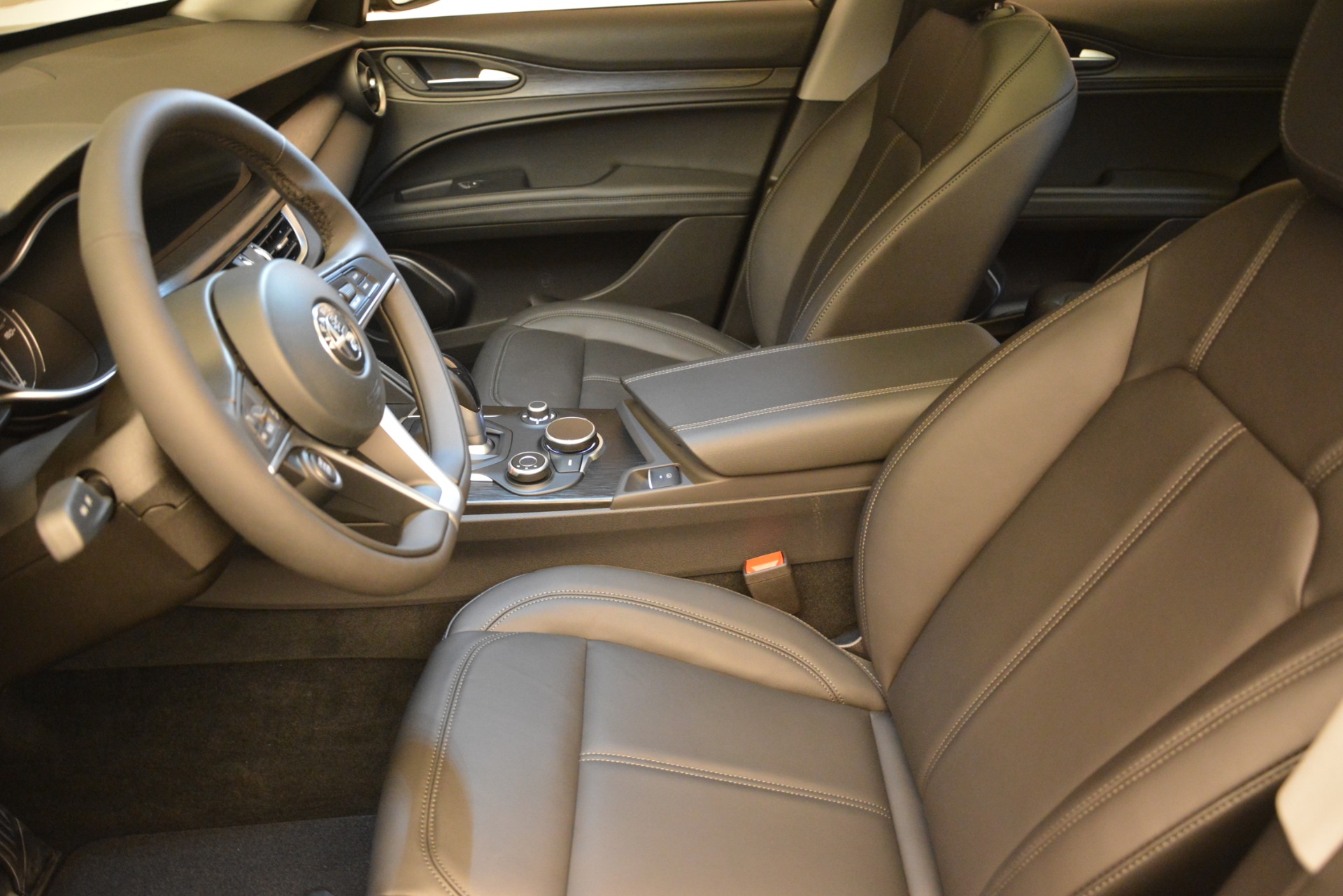 New-2019-Alfa-Romeo-Stelvio-Q4