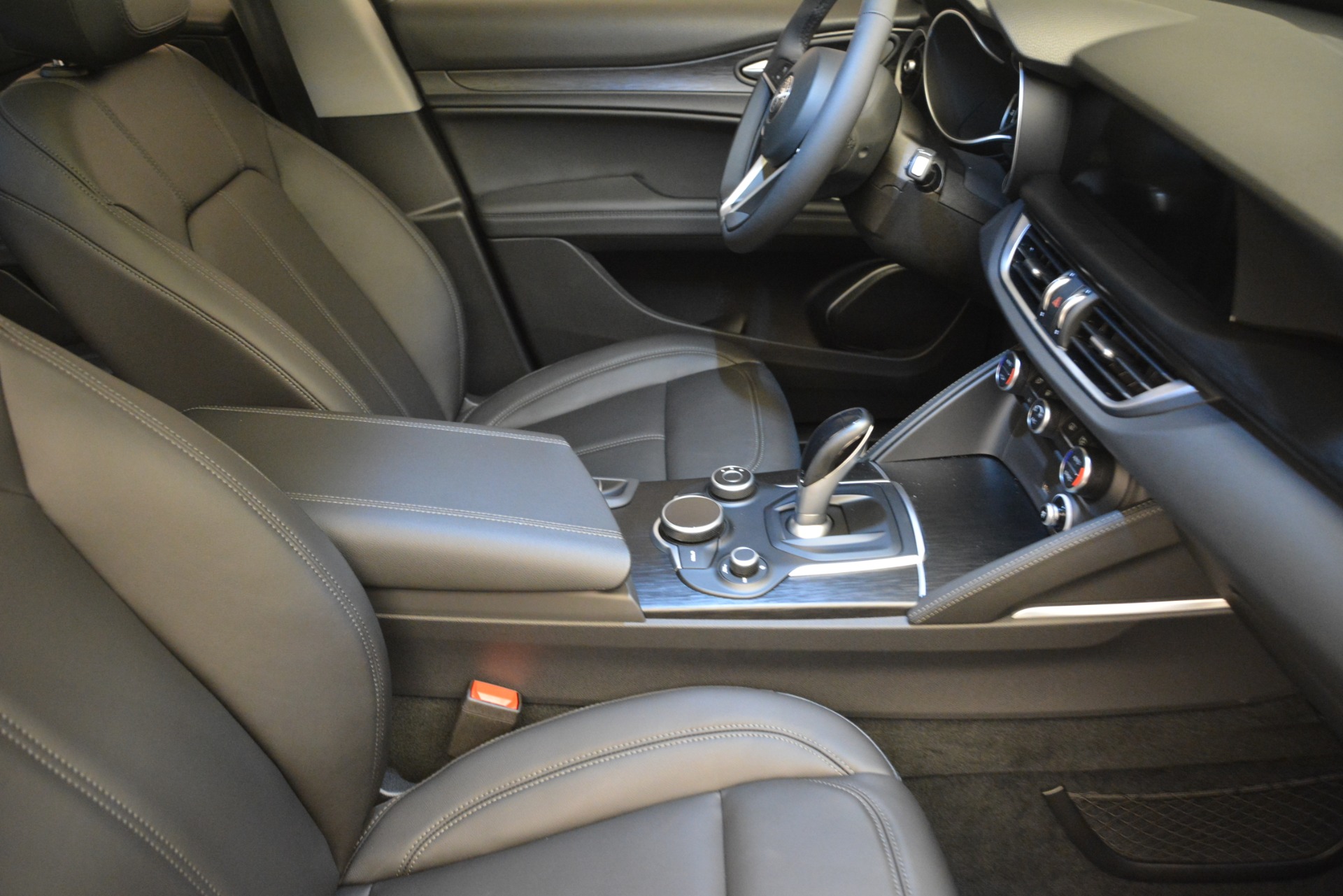 New-2019-Alfa-Romeo-Stelvio-Q4