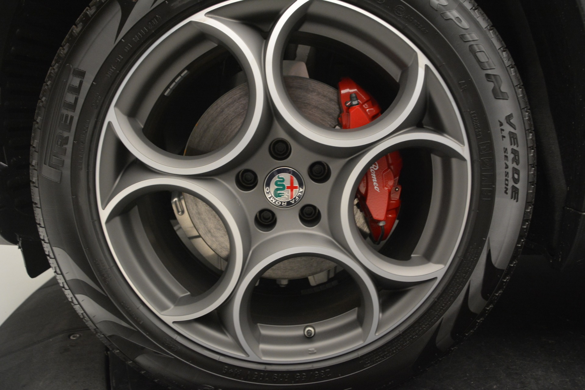 New-2019-Alfa-Romeo-Stelvio-Q4