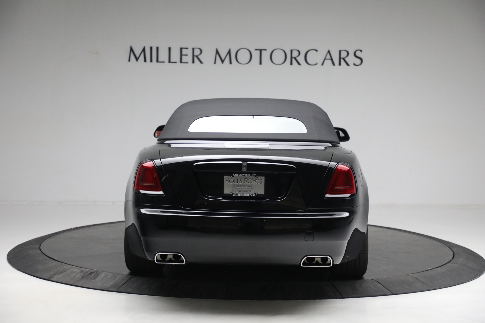 Used-2019-Rolls-Royce-Dawn