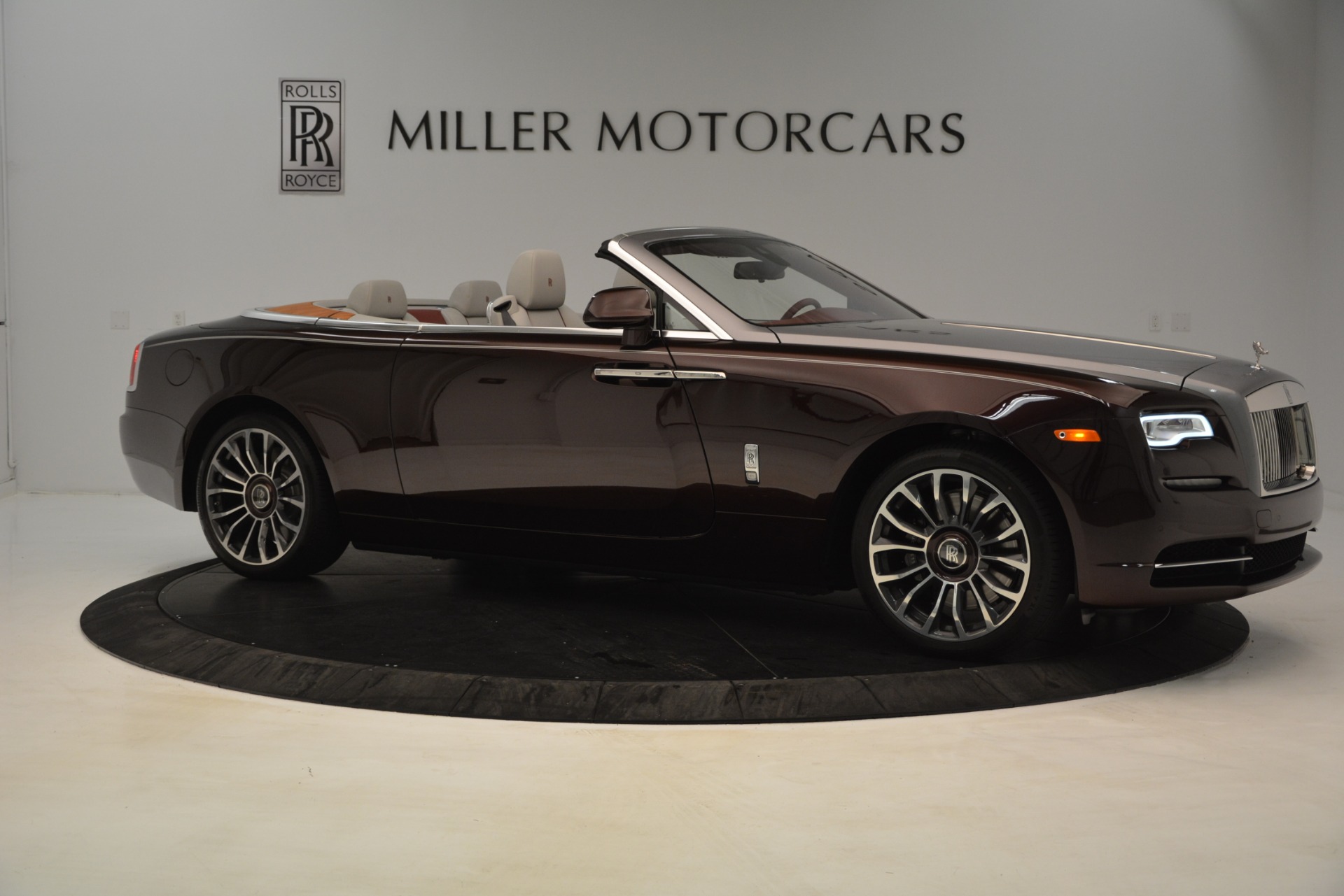 New-2019-Rolls-Royce-Dawn