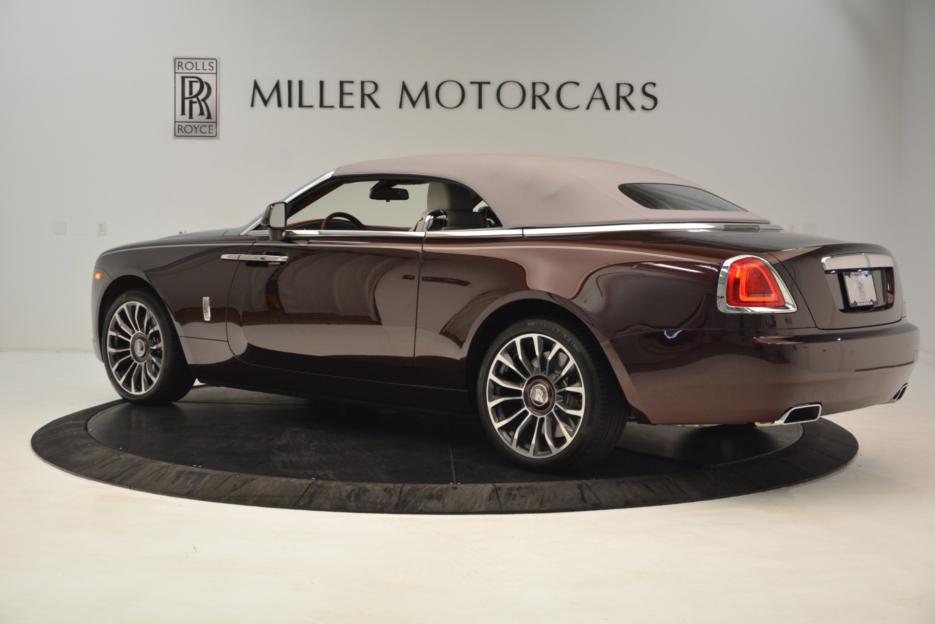 New-2019-Rolls-Royce-Dawn