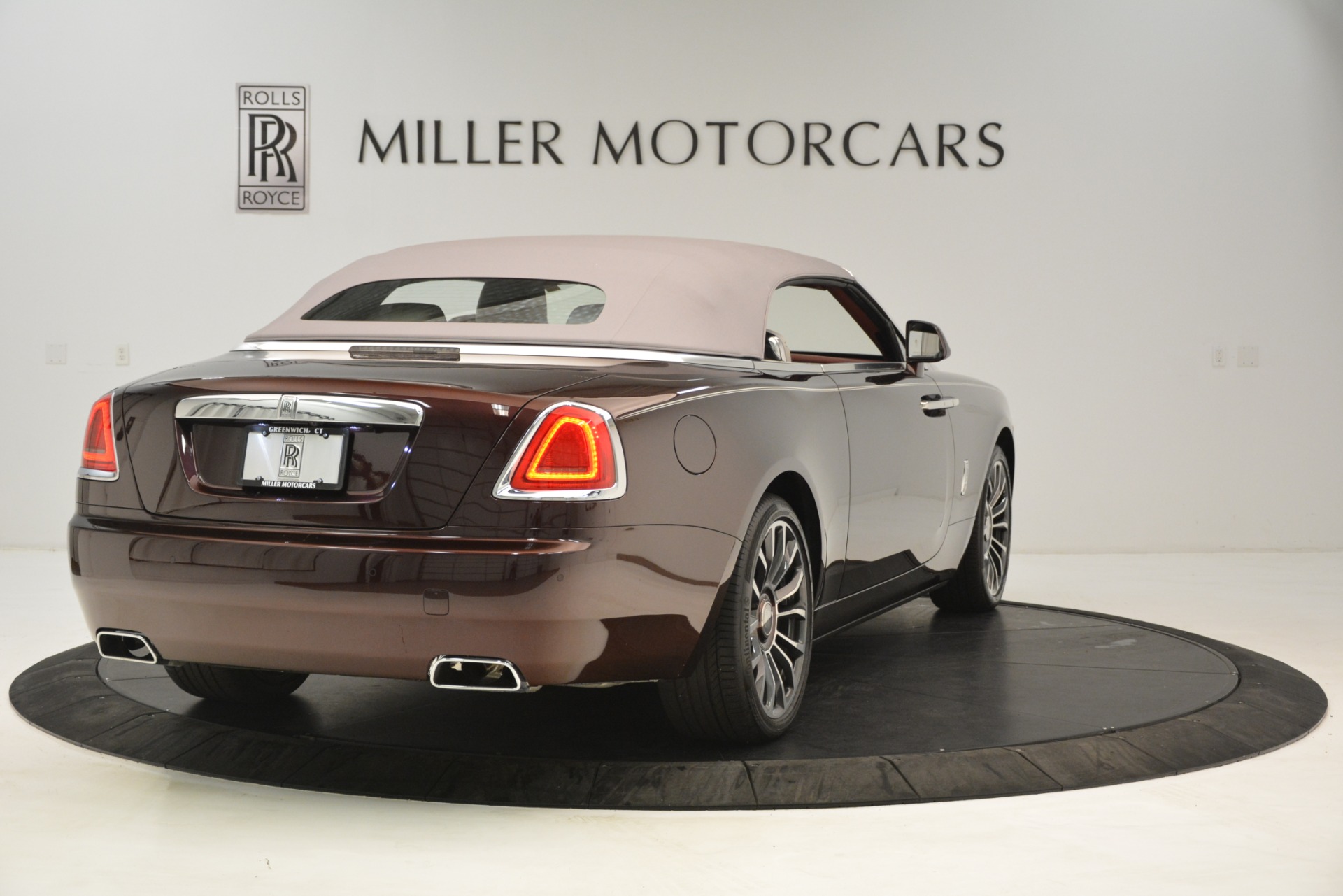 New-2019-Rolls-Royce-Dawn