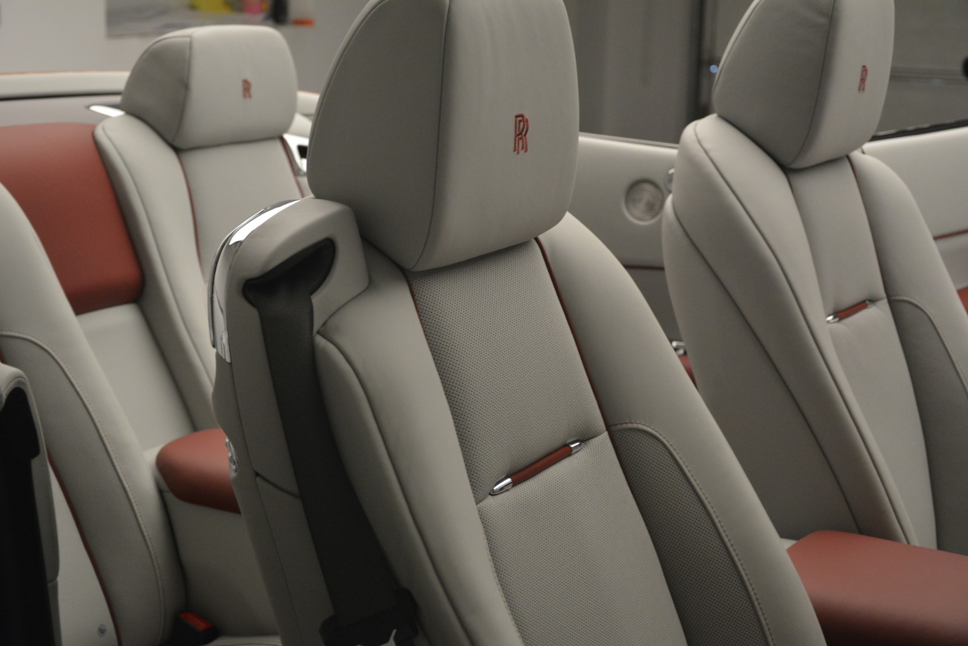 New-2019-Rolls-Royce-Dawn