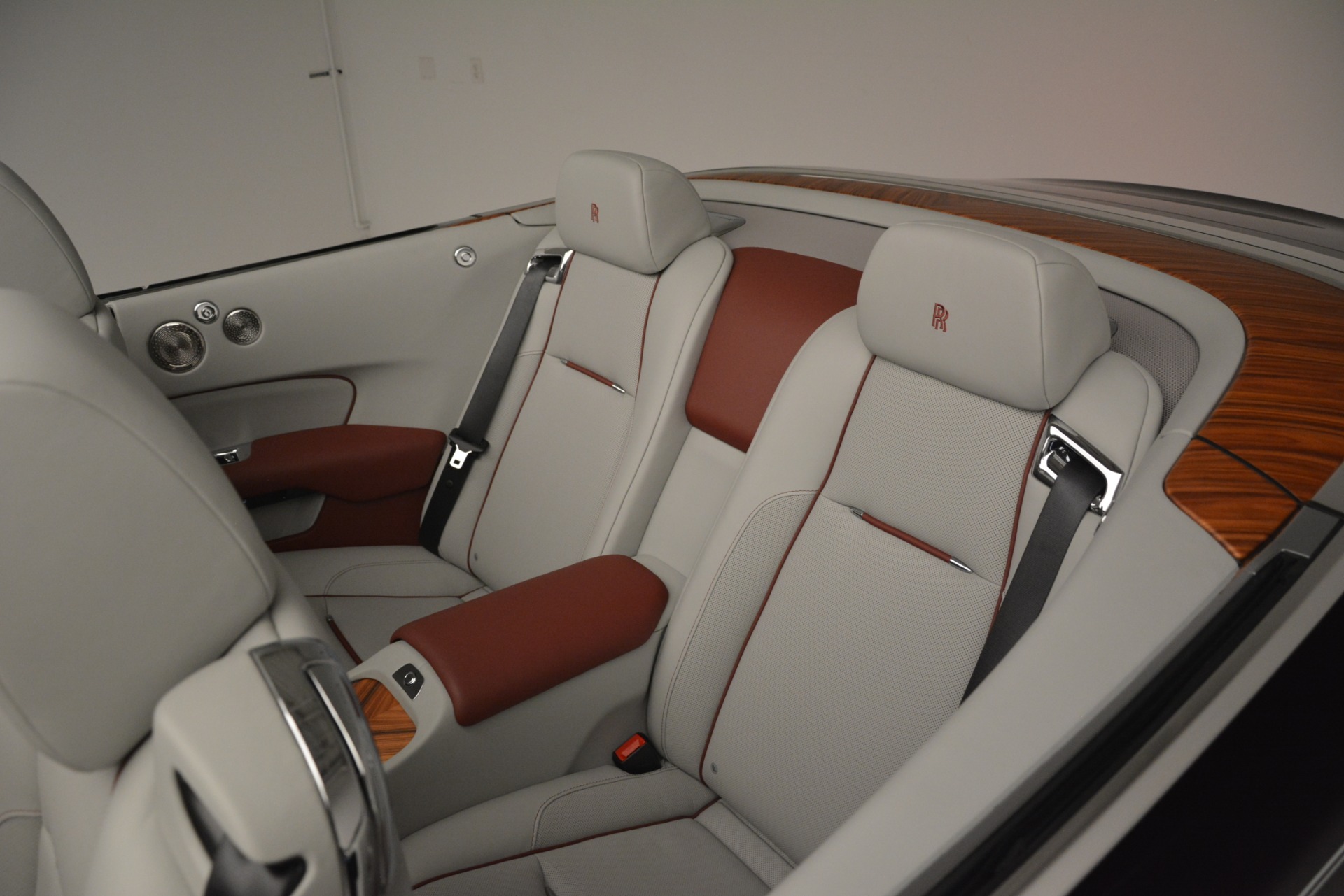 New-2019-Rolls-Royce-Dawn