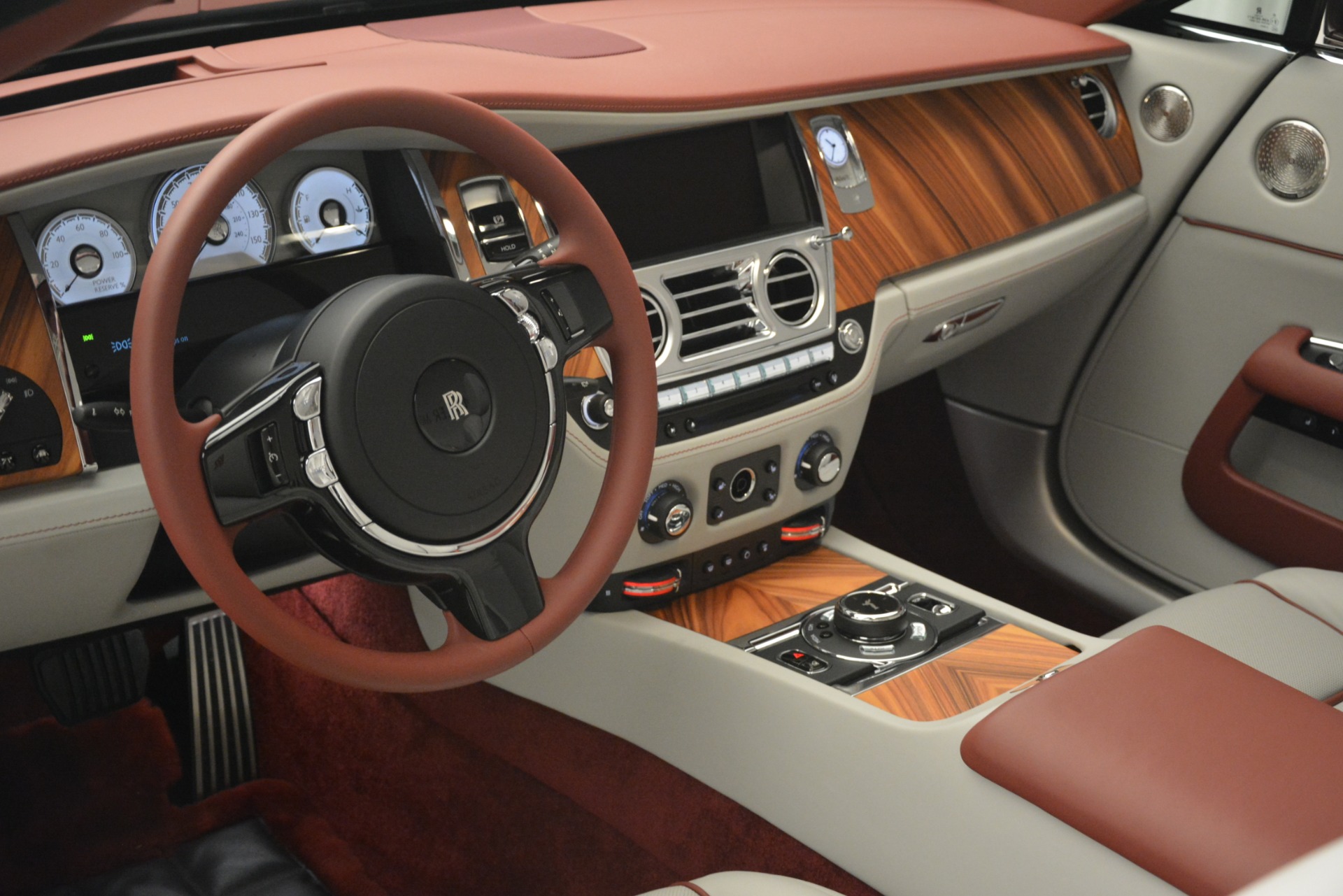 New-2019-Rolls-Royce-Dawn