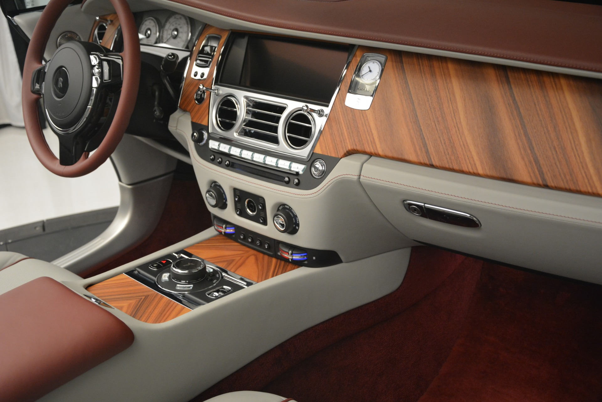 New-2019-Rolls-Royce-Dawn