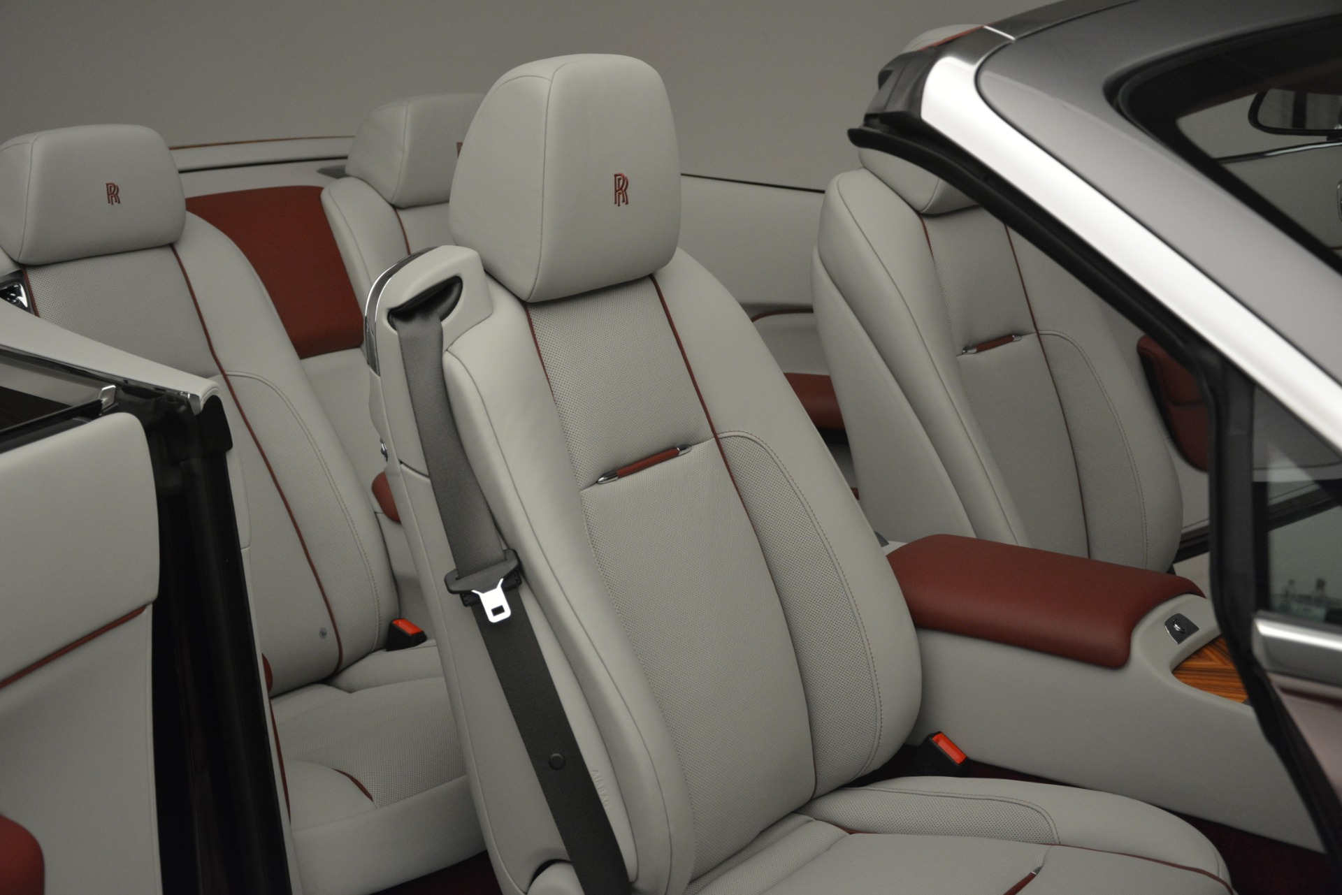 New-2019-Rolls-Royce-Dawn