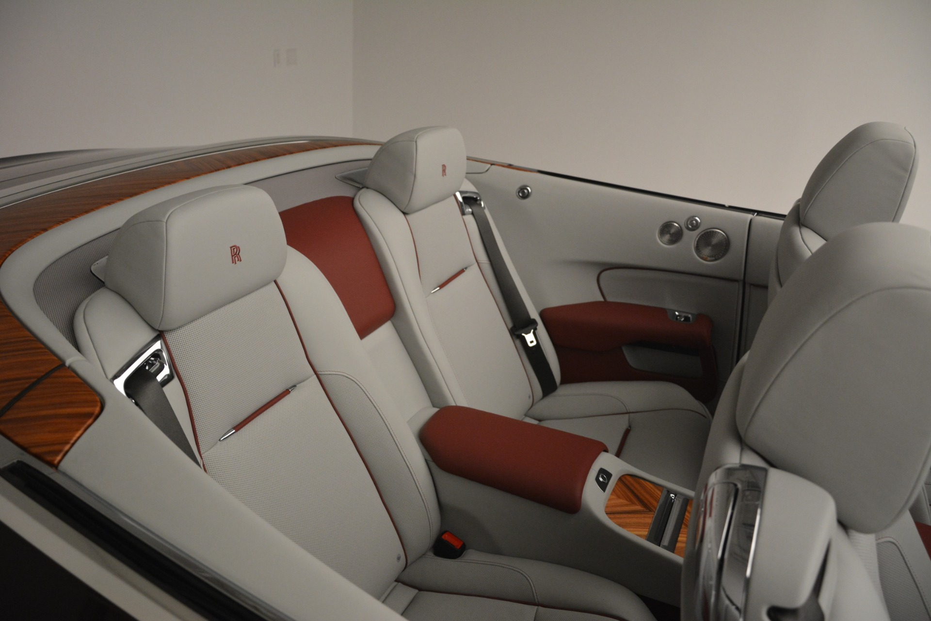 New-2019-Rolls-Royce-Dawn