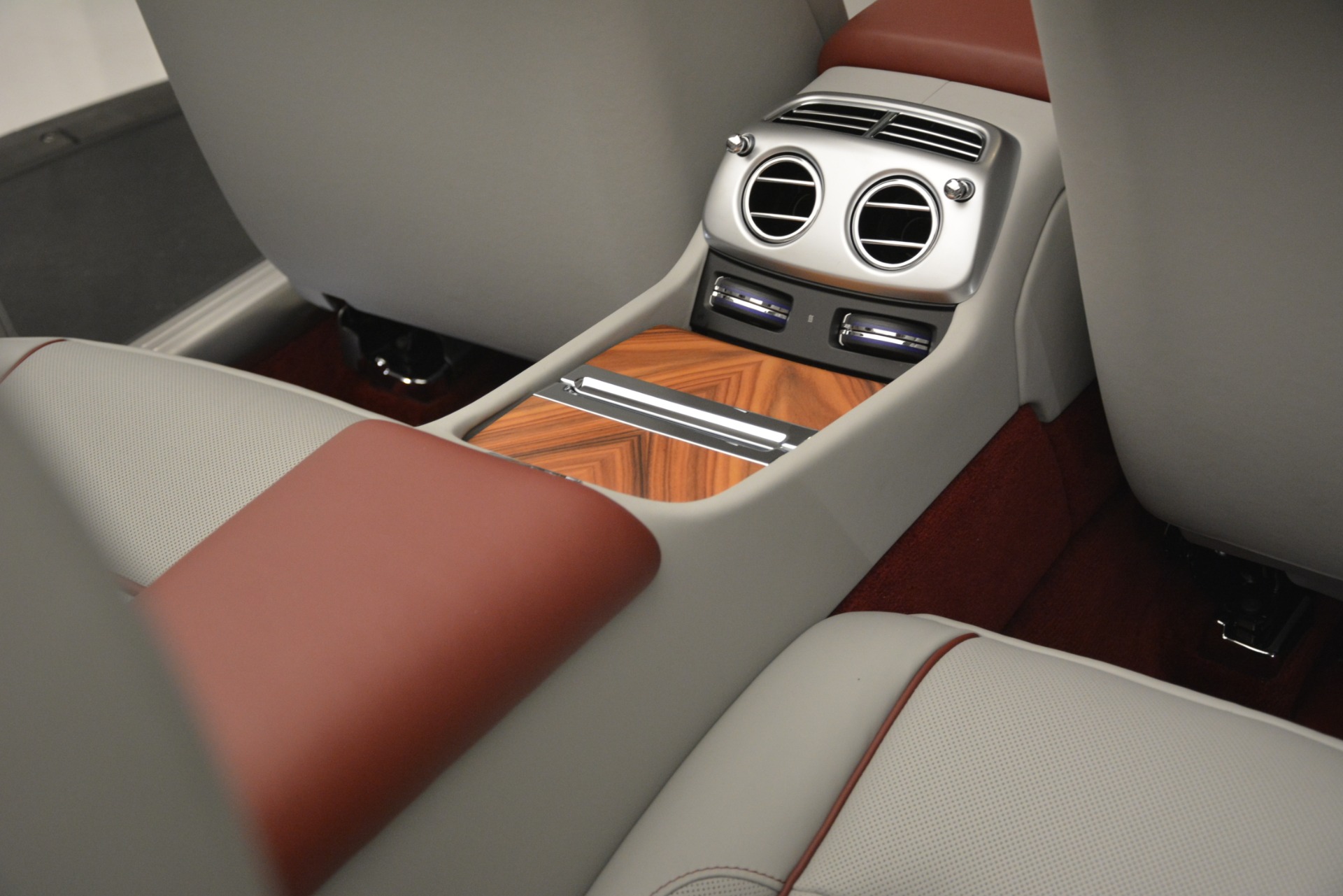 New-2019-Rolls-Royce-Dawn