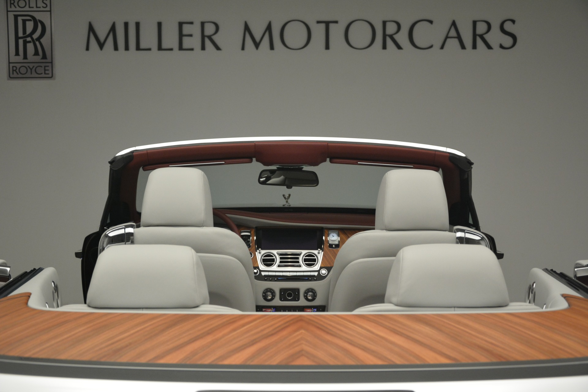 New-2019-Rolls-Royce-Dawn