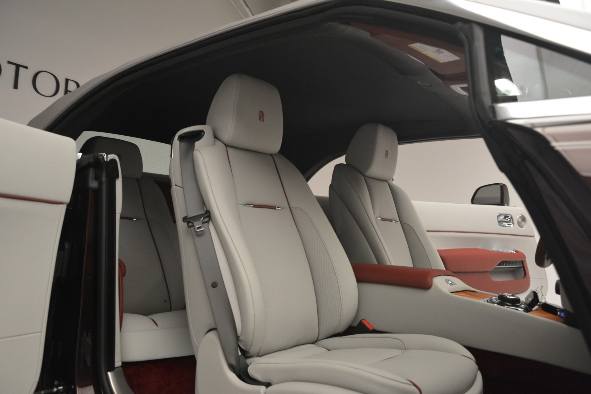 New-2019-Rolls-Royce-Dawn