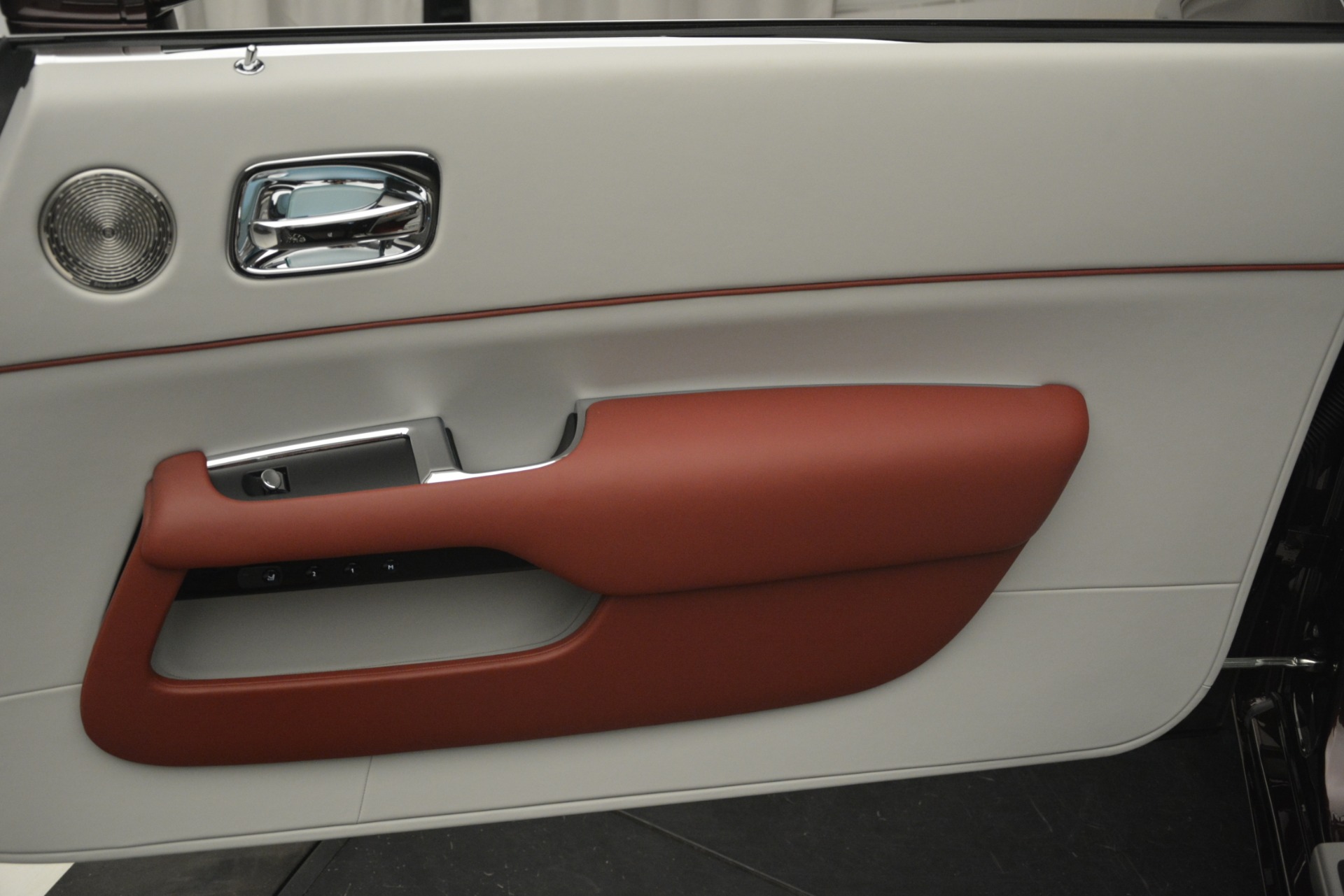 New-2019-Rolls-Royce-Dawn