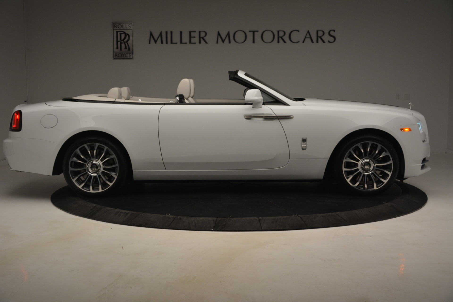 Used-2019-Rolls-Royce-Dawn