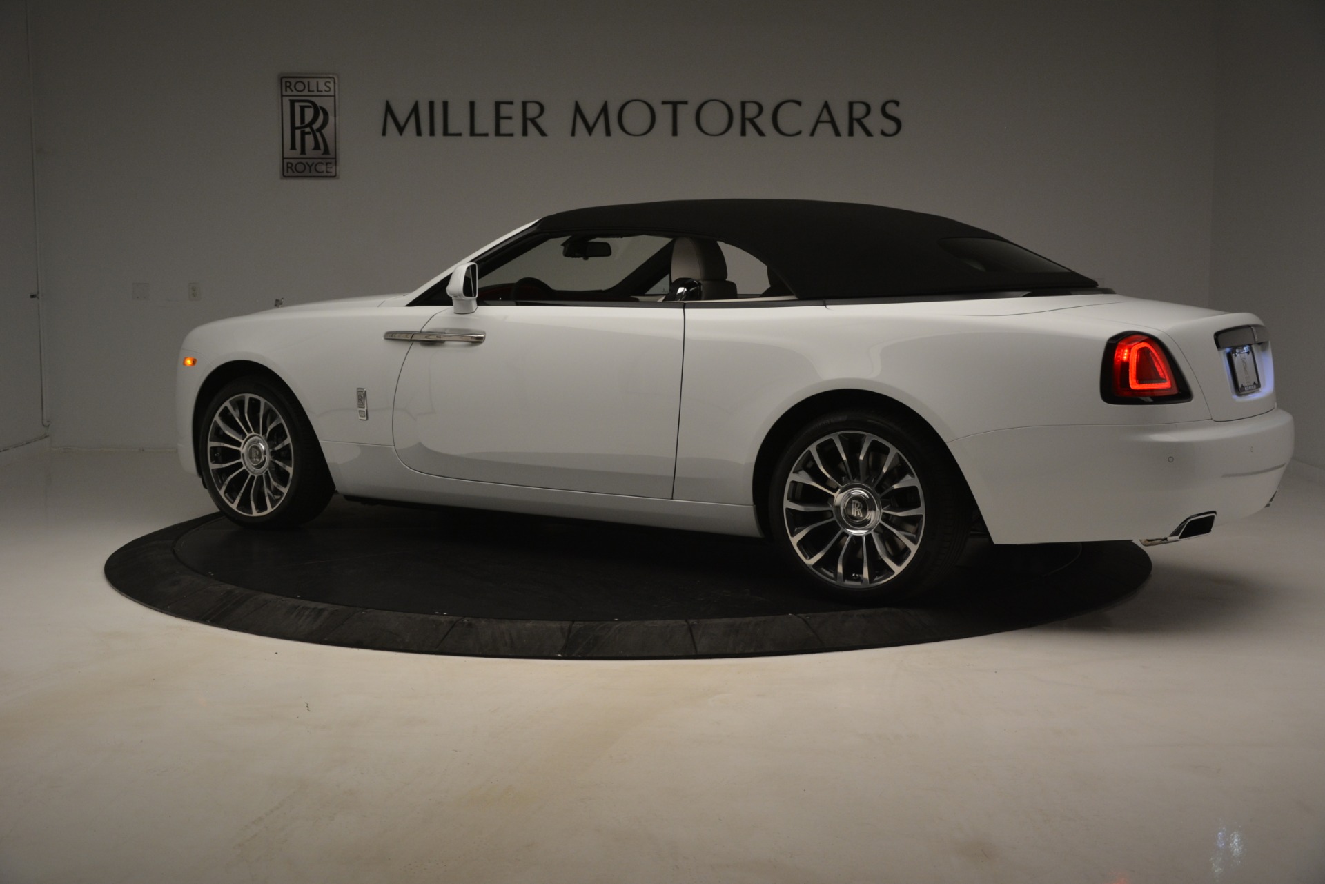 Used-2019-Rolls-Royce-Dawn