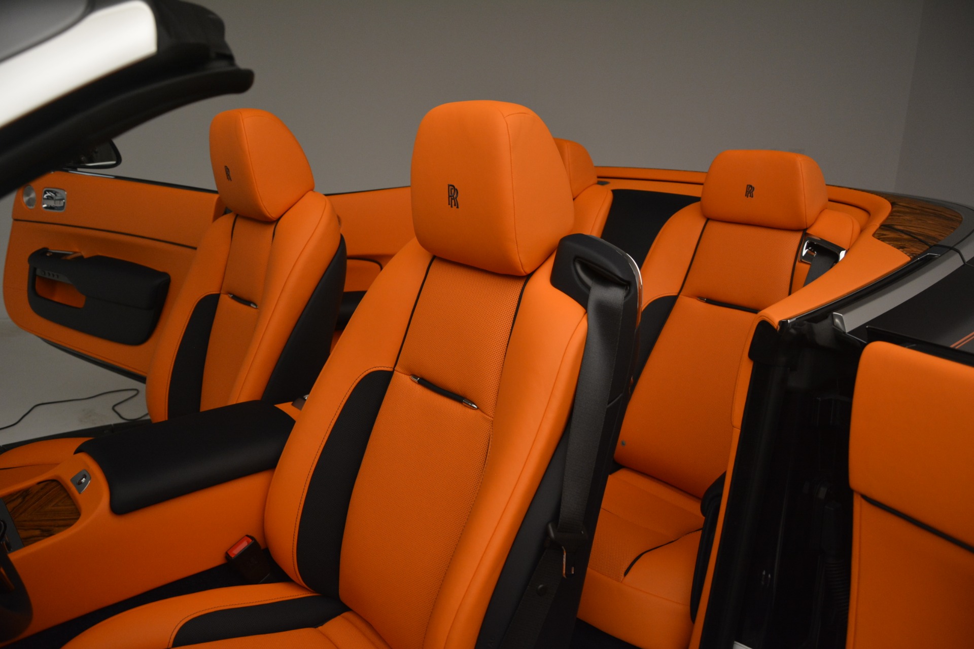 New-2019-Rolls-Royce-Dawn