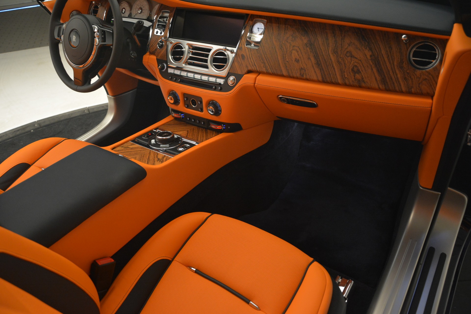 New-2019-Rolls-Royce-Dawn