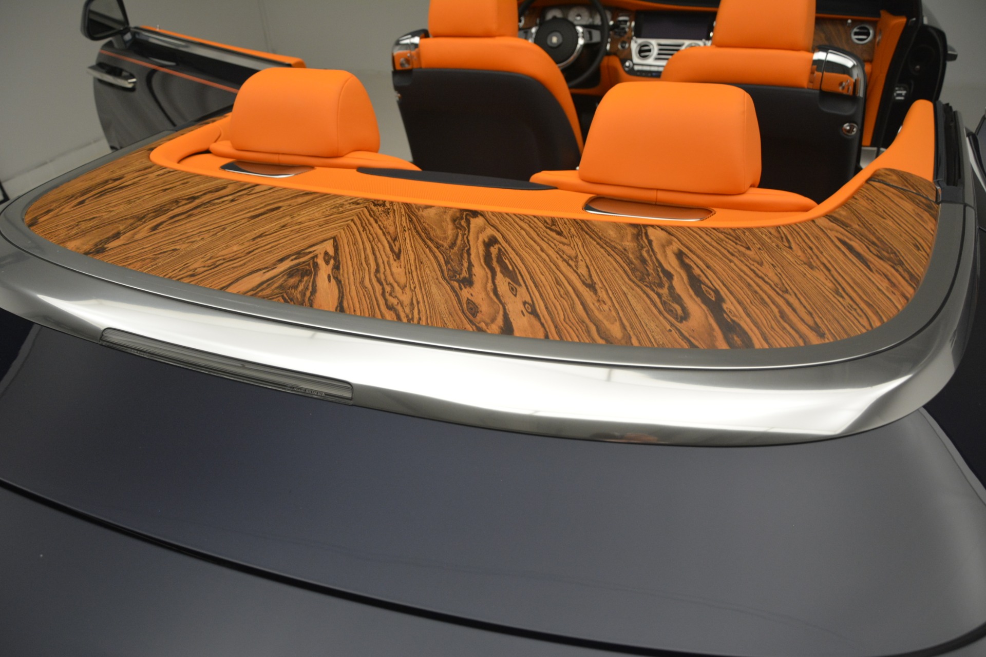 New-2019-Rolls-Royce-Dawn