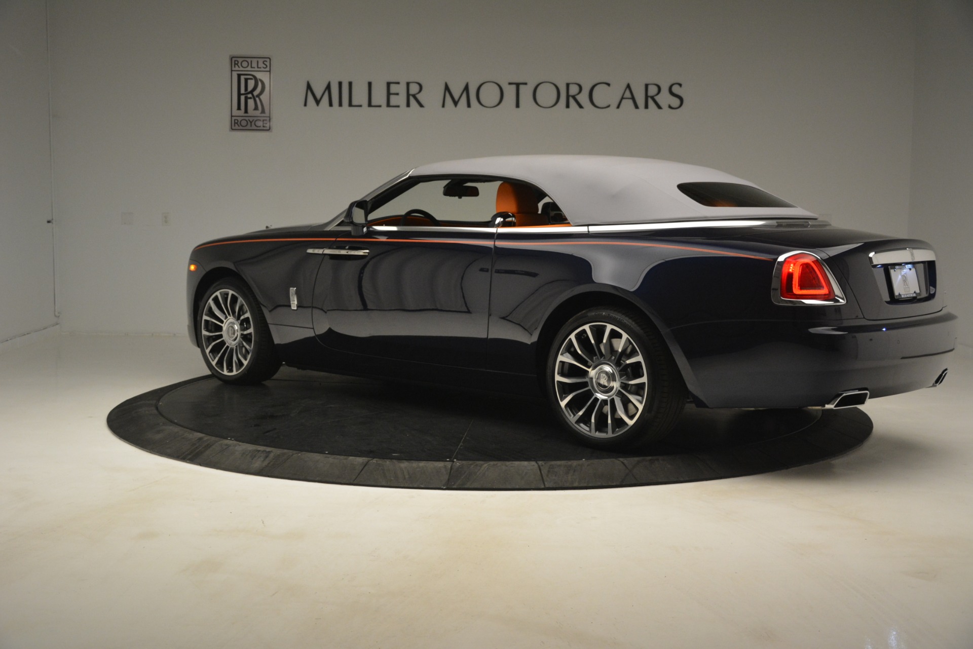 New-2019-Rolls-Royce-Dawn