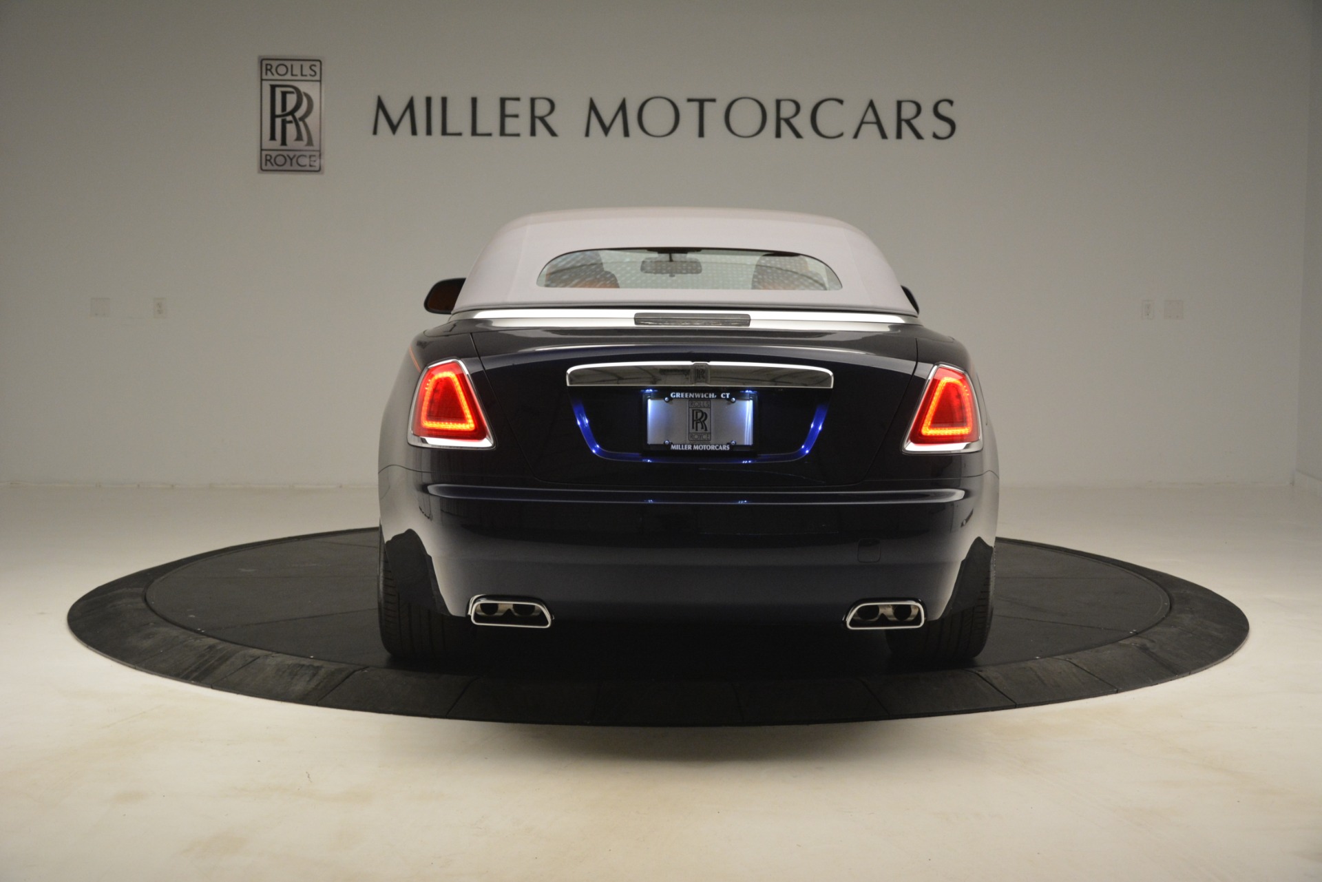 New-2019-Rolls-Royce-Dawn