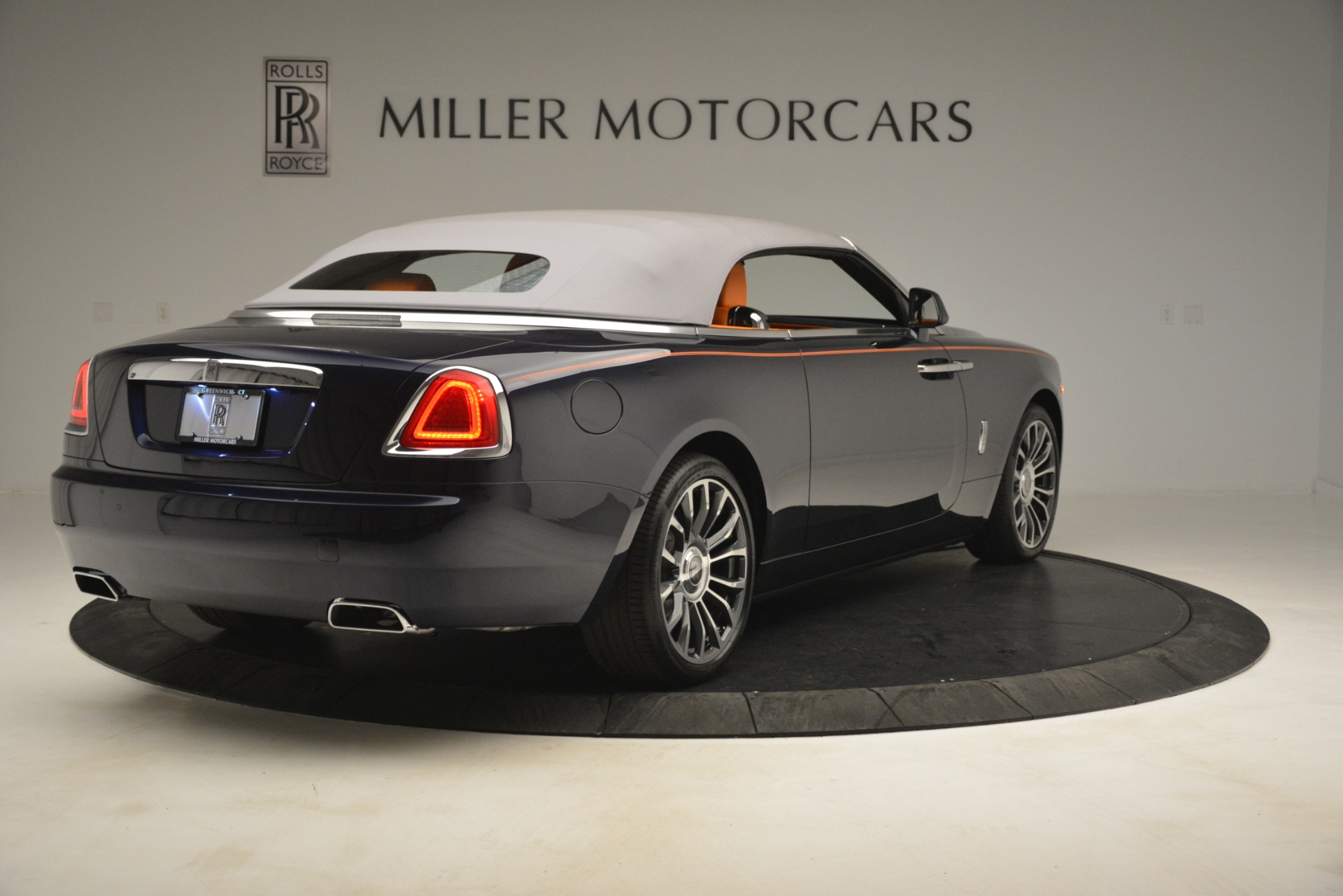 New-2019-Rolls-Royce-Dawn