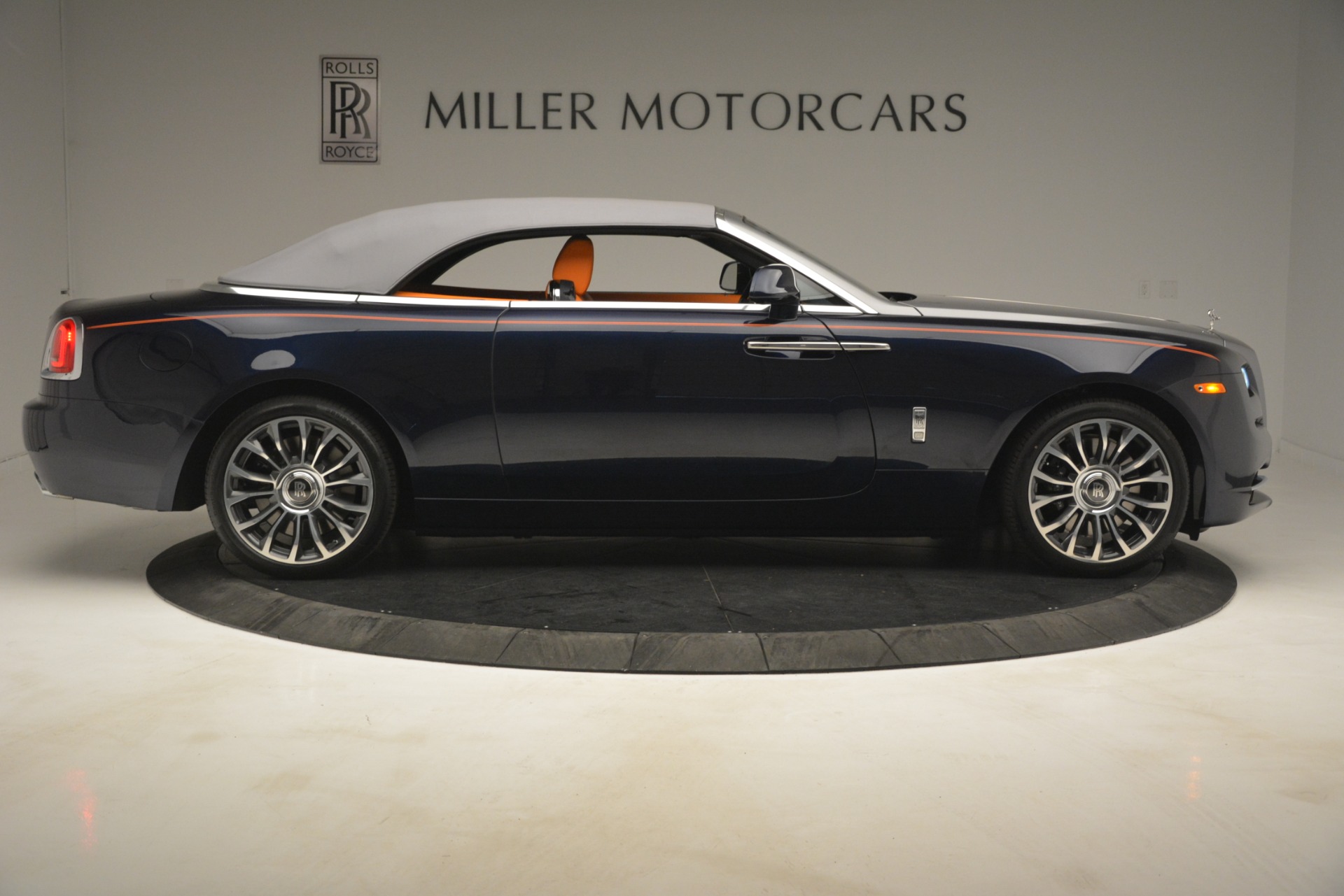 New-2019-Rolls-Royce-Dawn