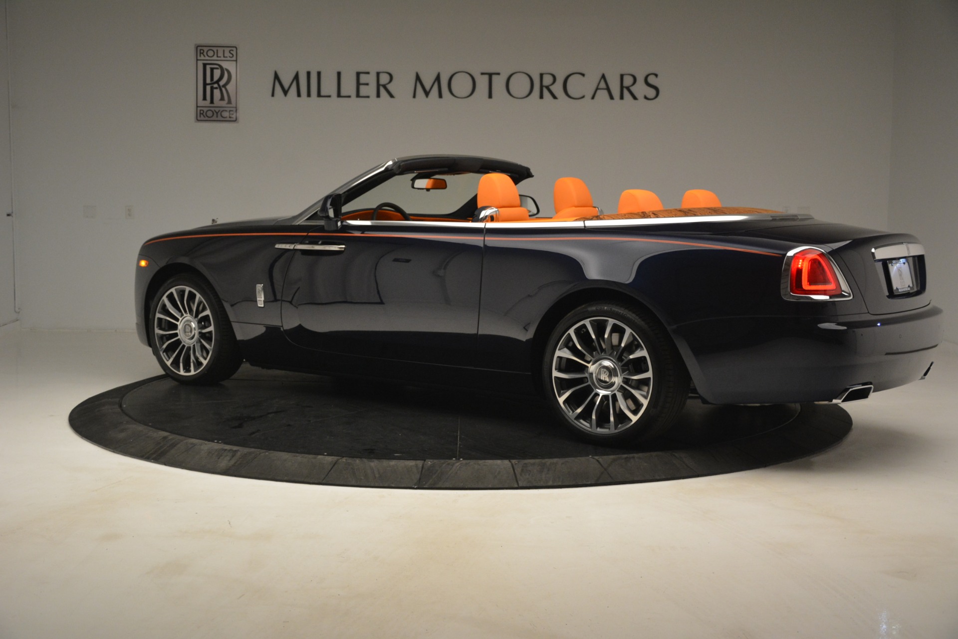 New-2019-Rolls-Royce-Dawn