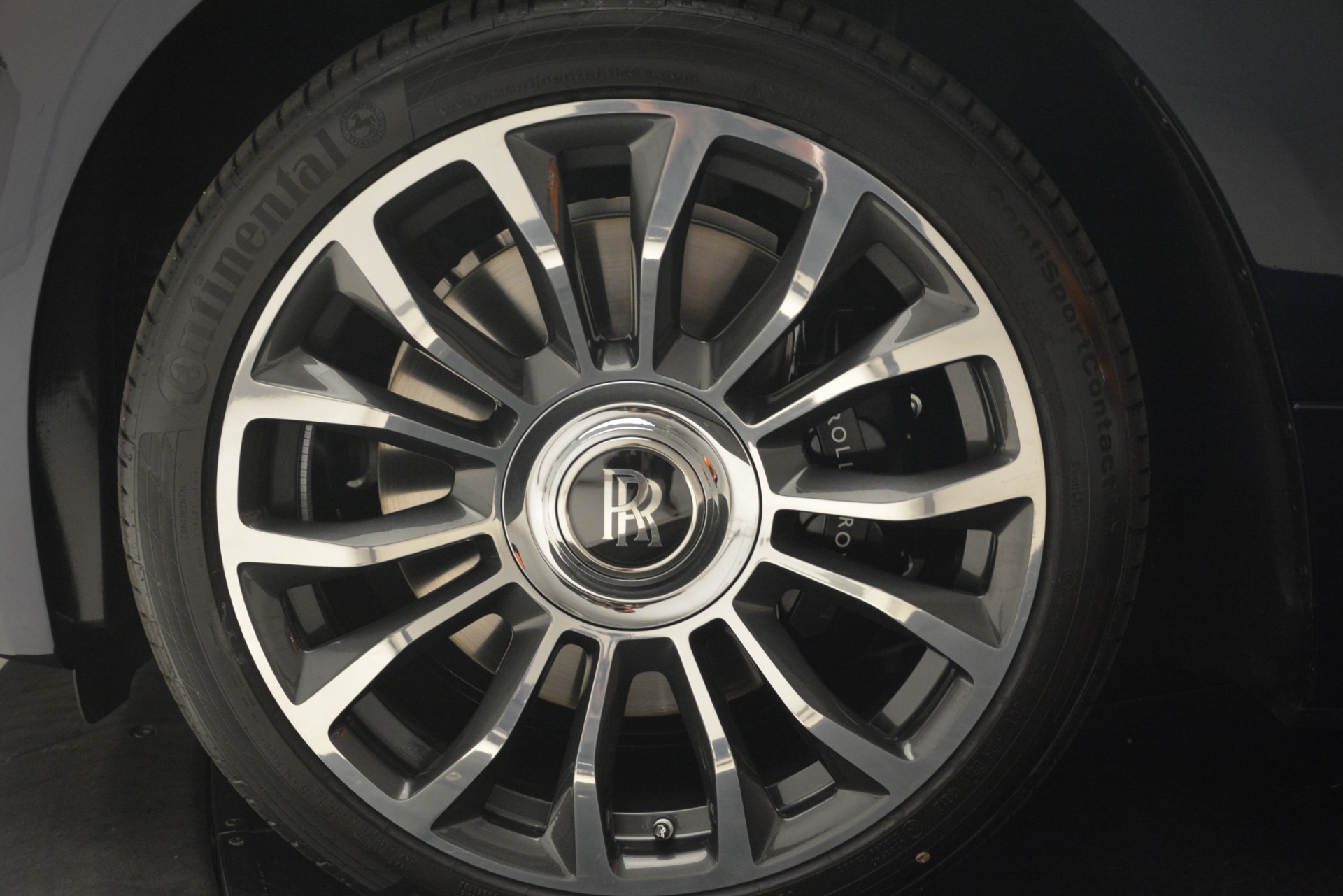 New-2019-Rolls-Royce-Dawn