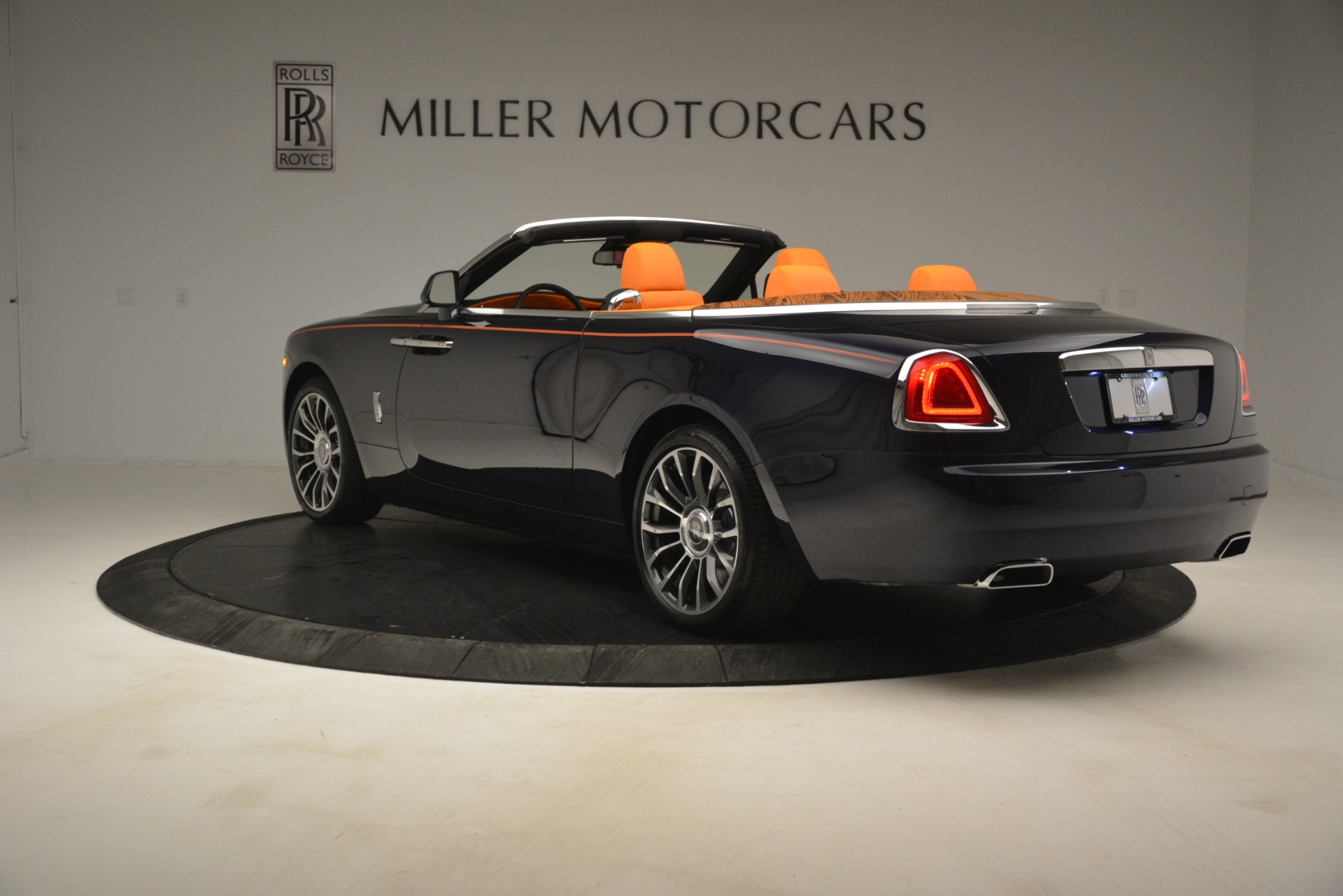 New-2019-Rolls-Royce-Dawn