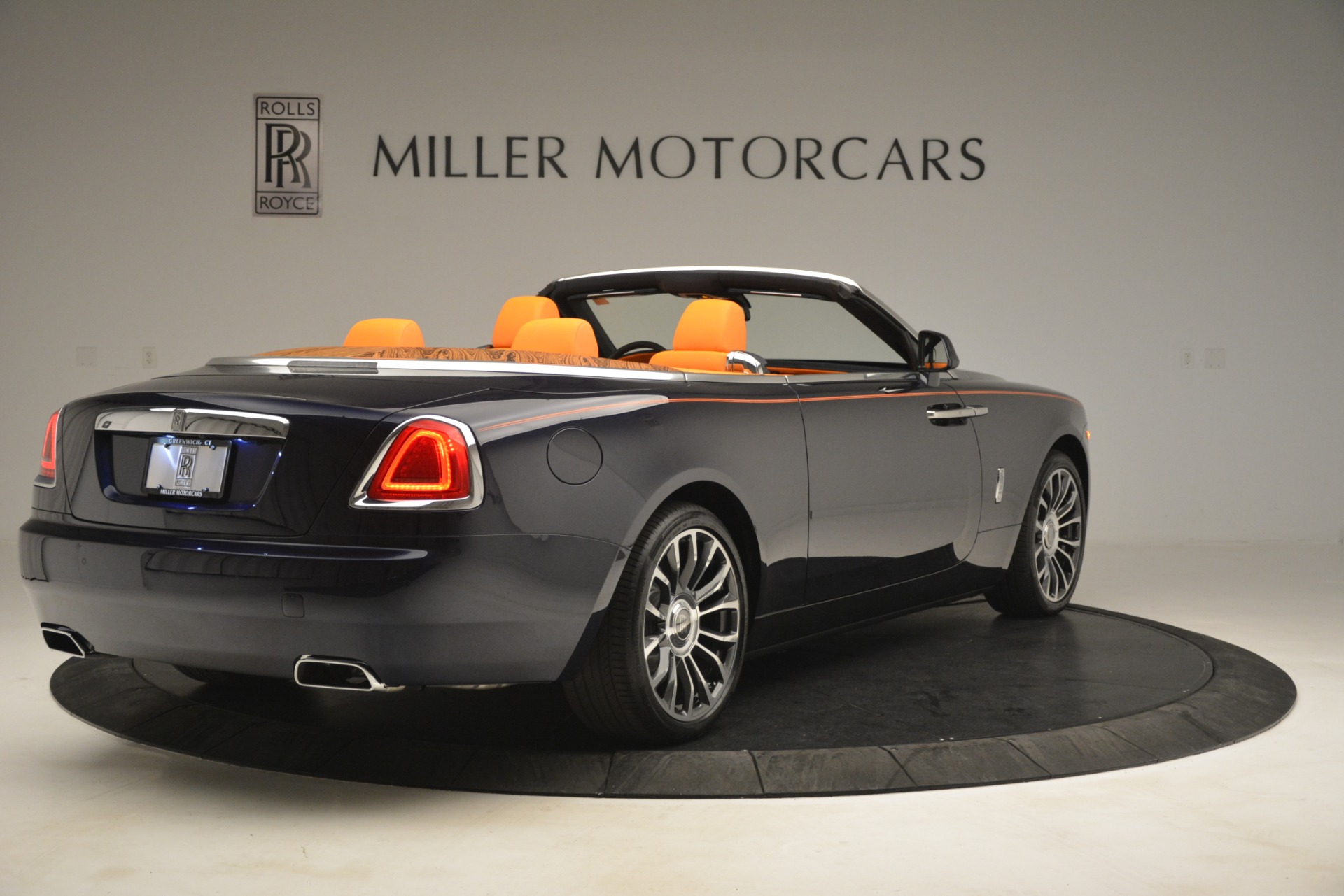 New-2019-Rolls-Royce-Dawn