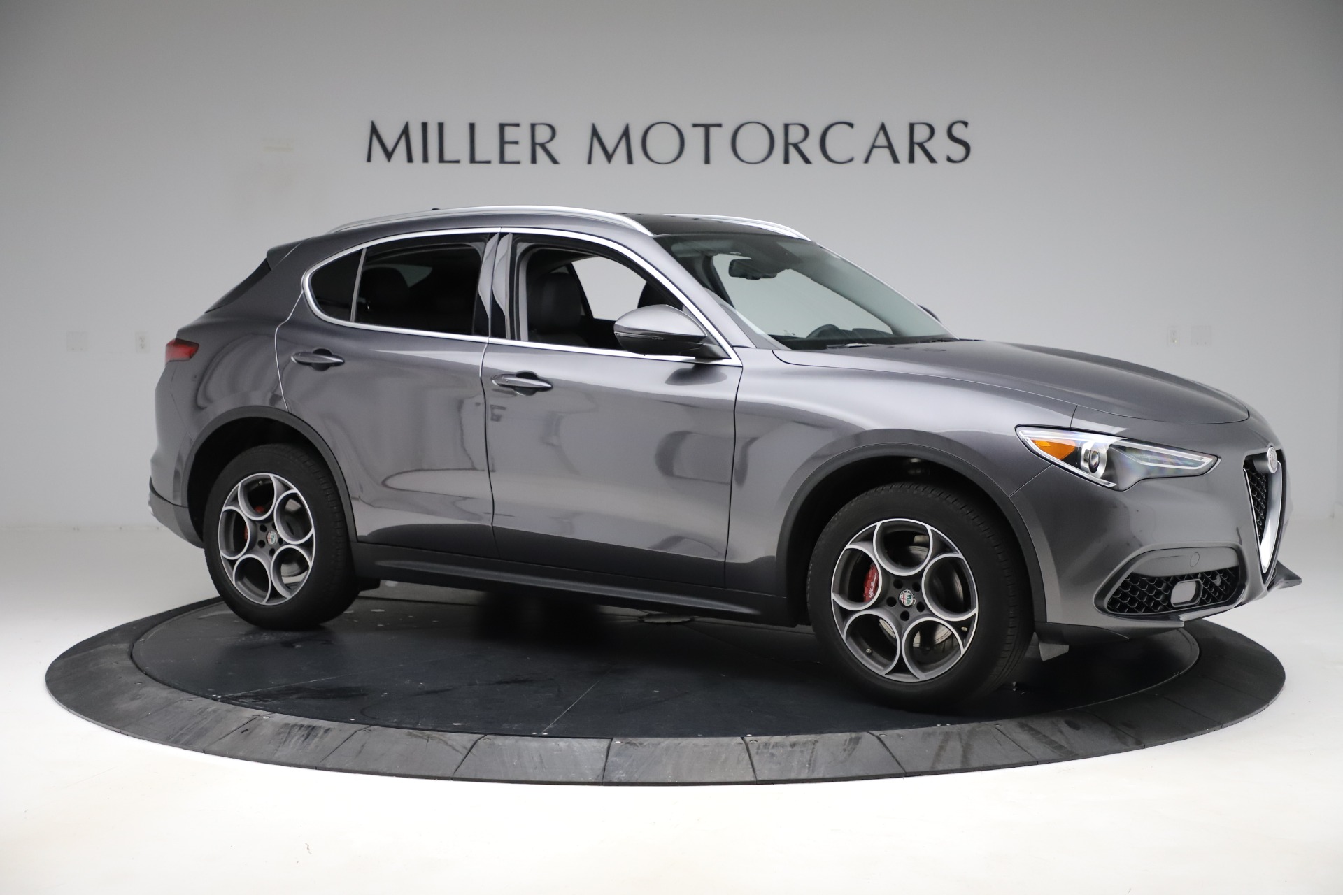 Used-2019-Alfa-Romeo-Stelvio-Q4