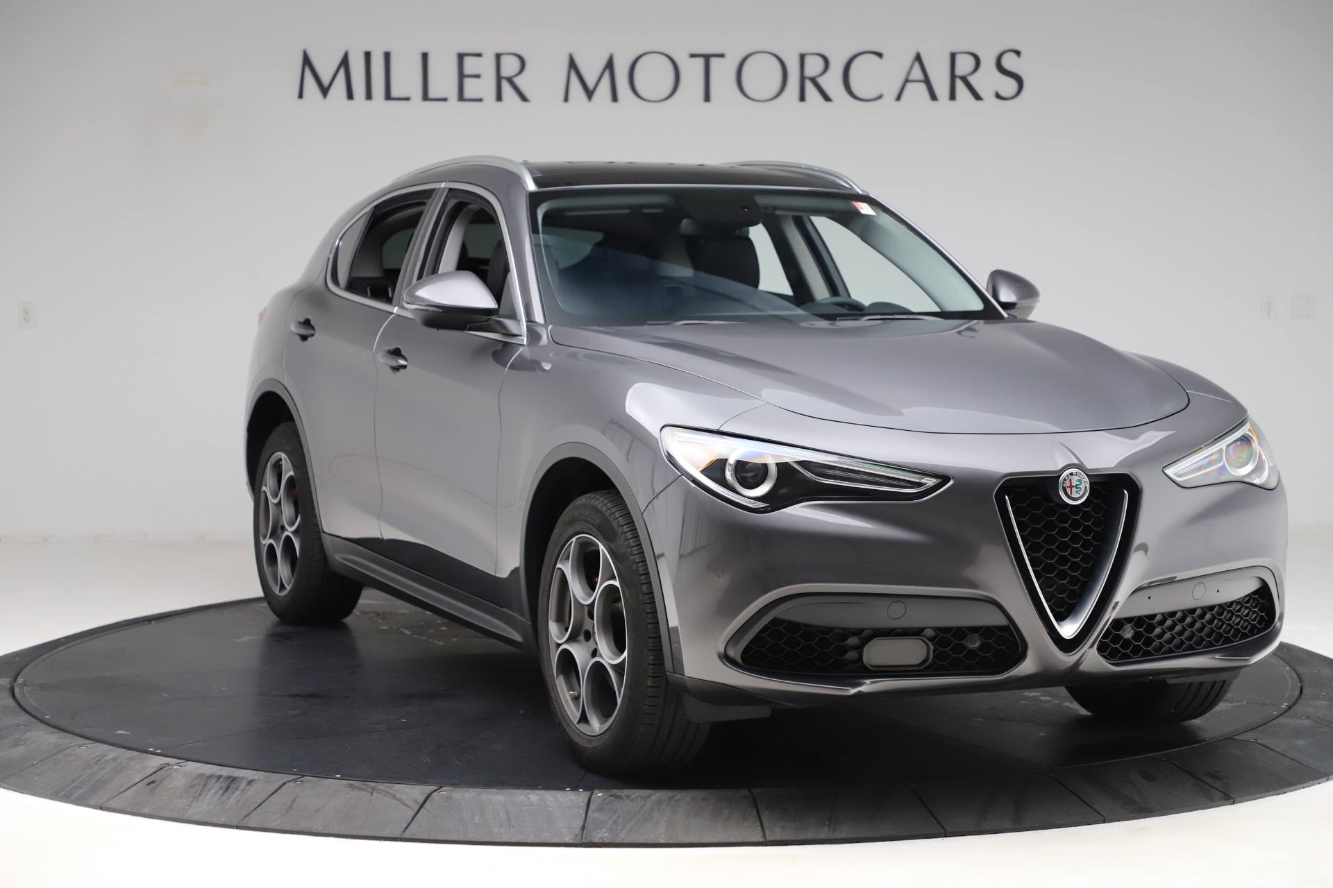 Used-2019-Alfa-Romeo-Stelvio-Q4