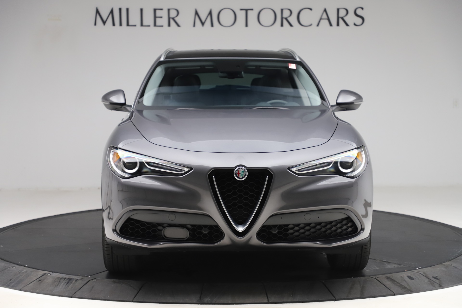 Used-2019-Alfa-Romeo-Stelvio-Q4