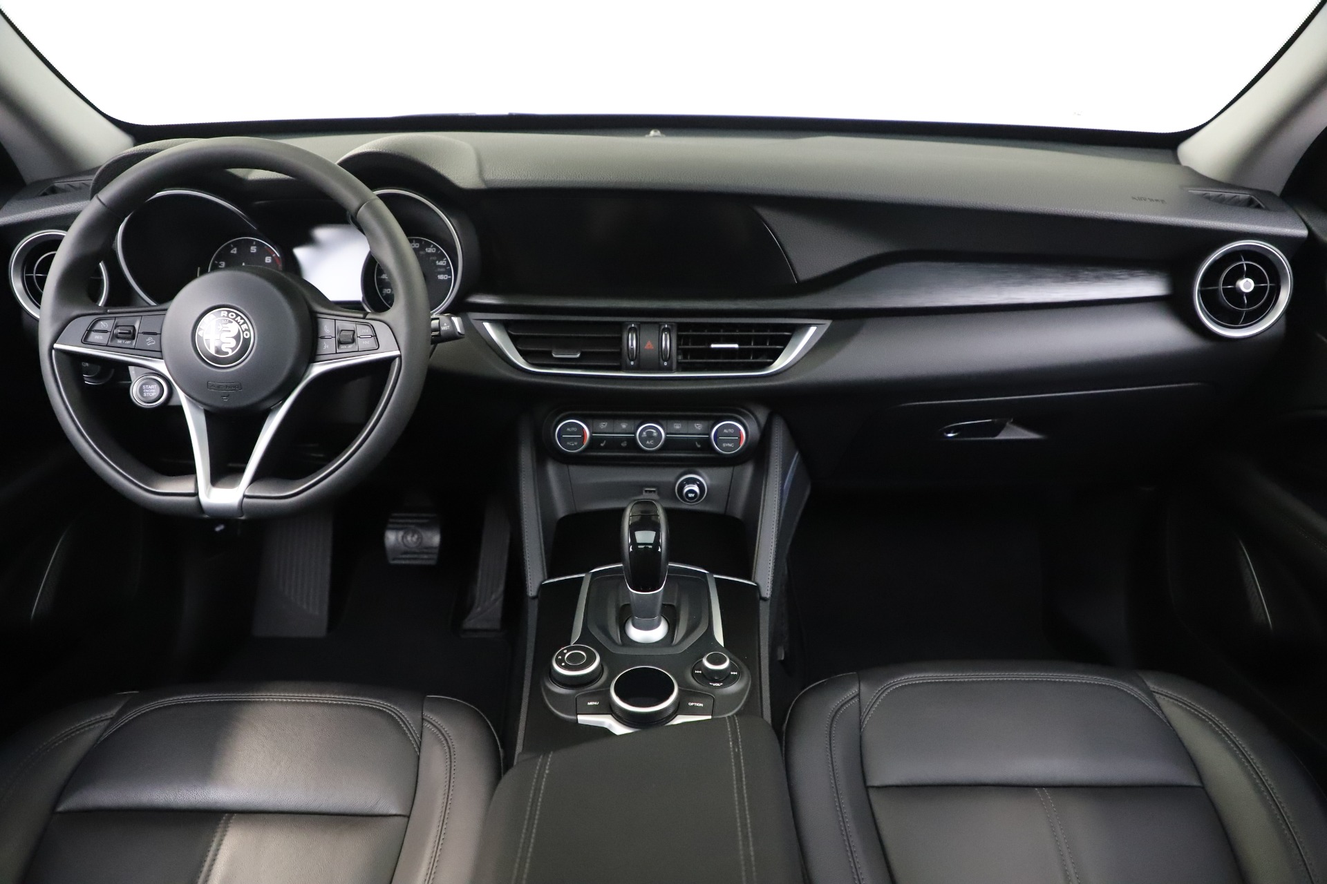 Used-2019-Alfa-Romeo-Stelvio-Q4