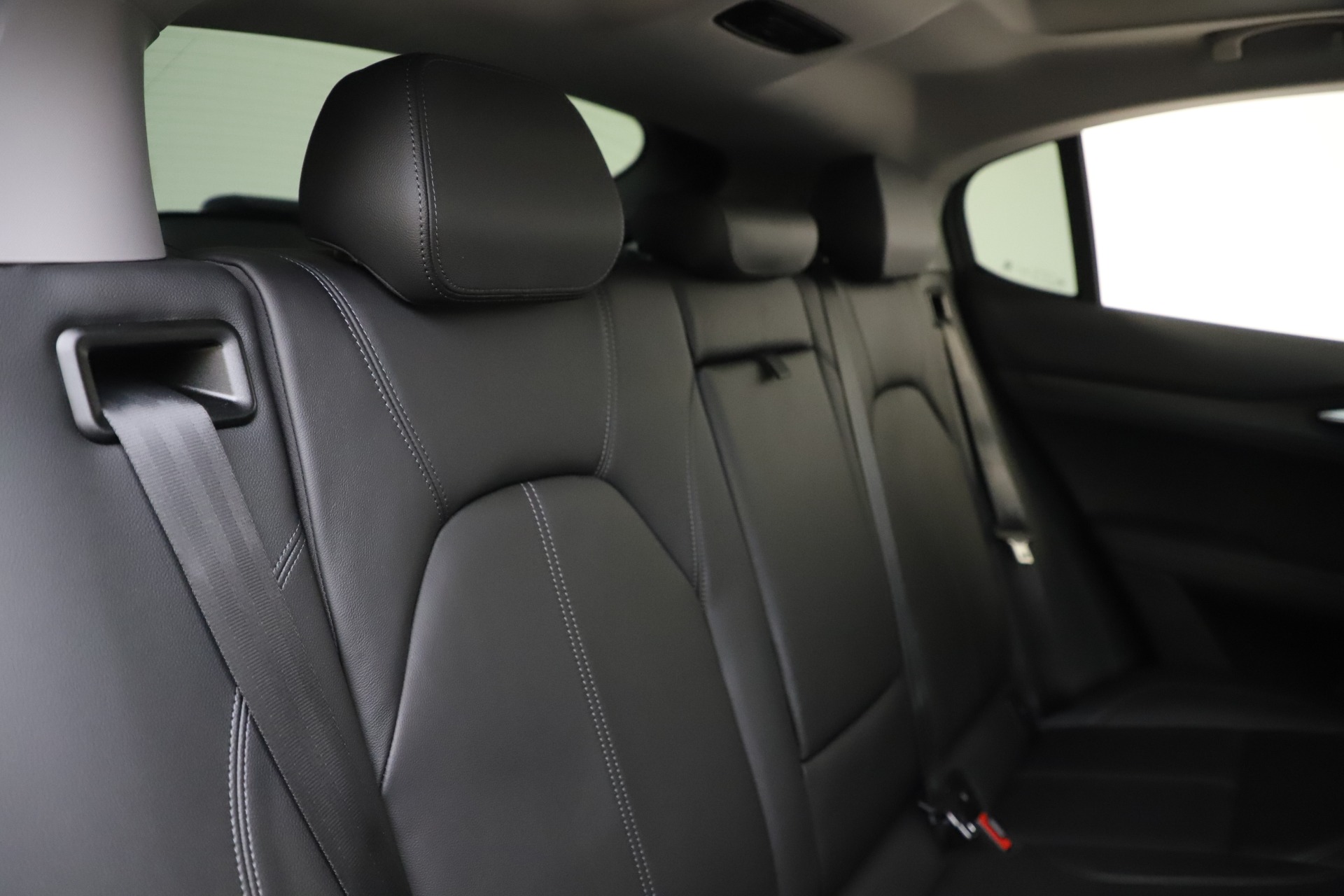 Used-2019-Alfa-Romeo-Stelvio-Q4