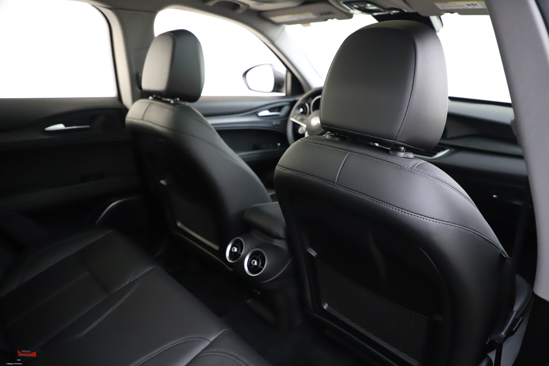 Used-2019-Alfa-Romeo-Stelvio-Q4