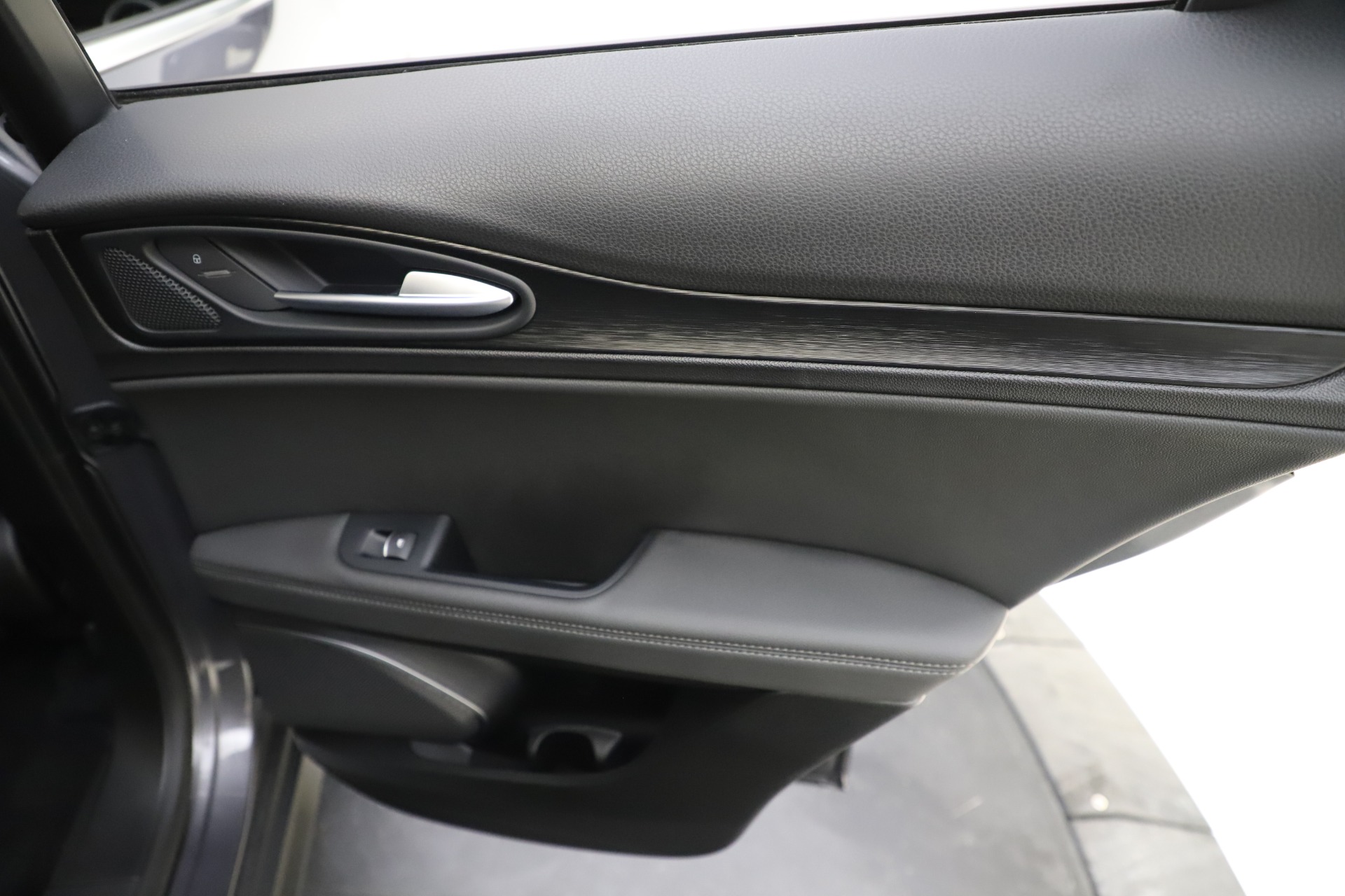 Used-2019-Alfa-Romeo-Stelvio-Q4