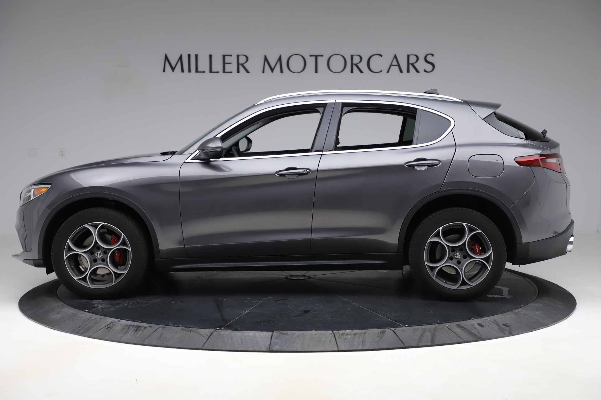 Used-2019-Alfa-Romeo-Stelvio-Q4