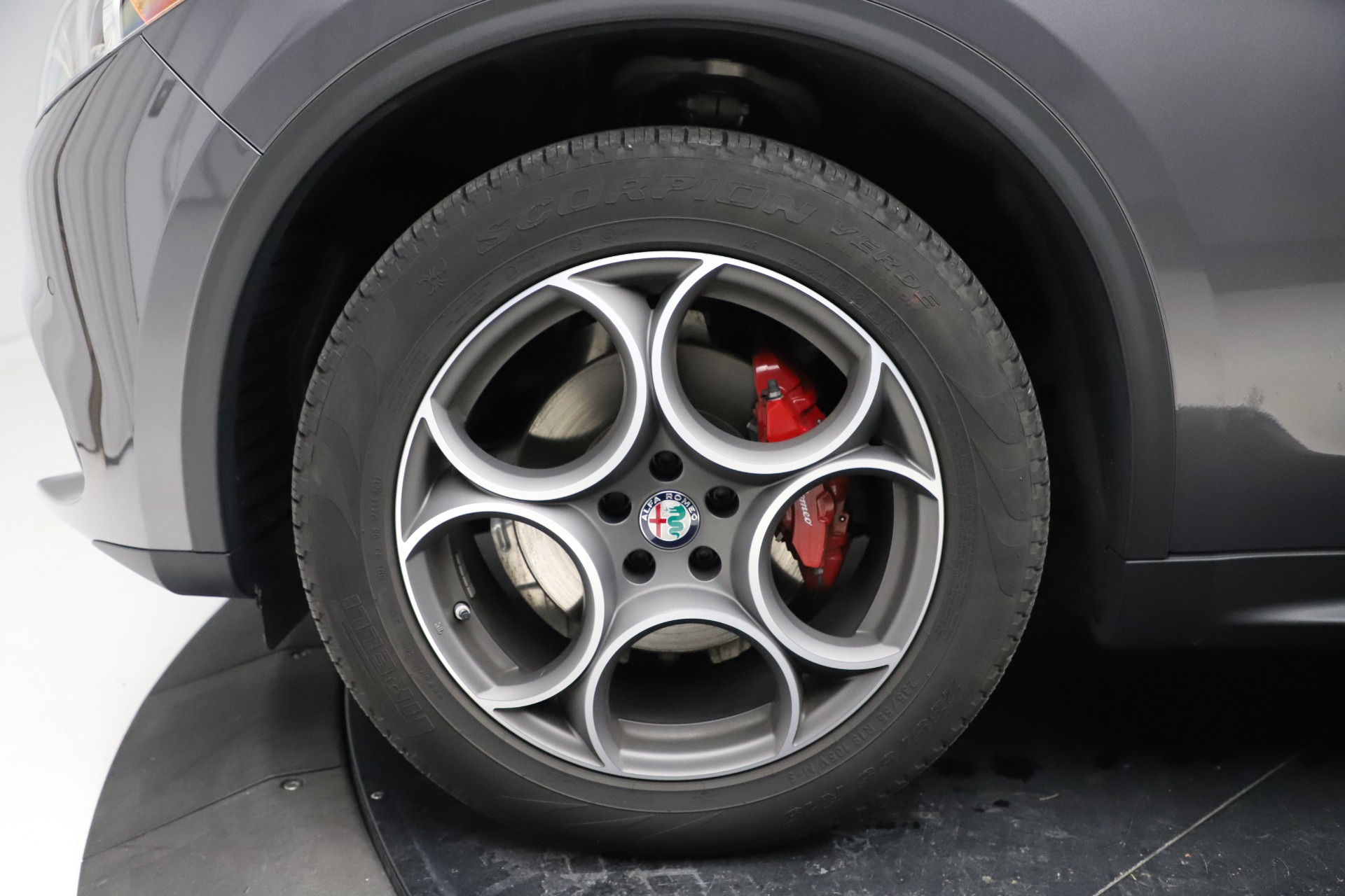 Used-2019-Alfa-Romeo-Stelvio-Q4