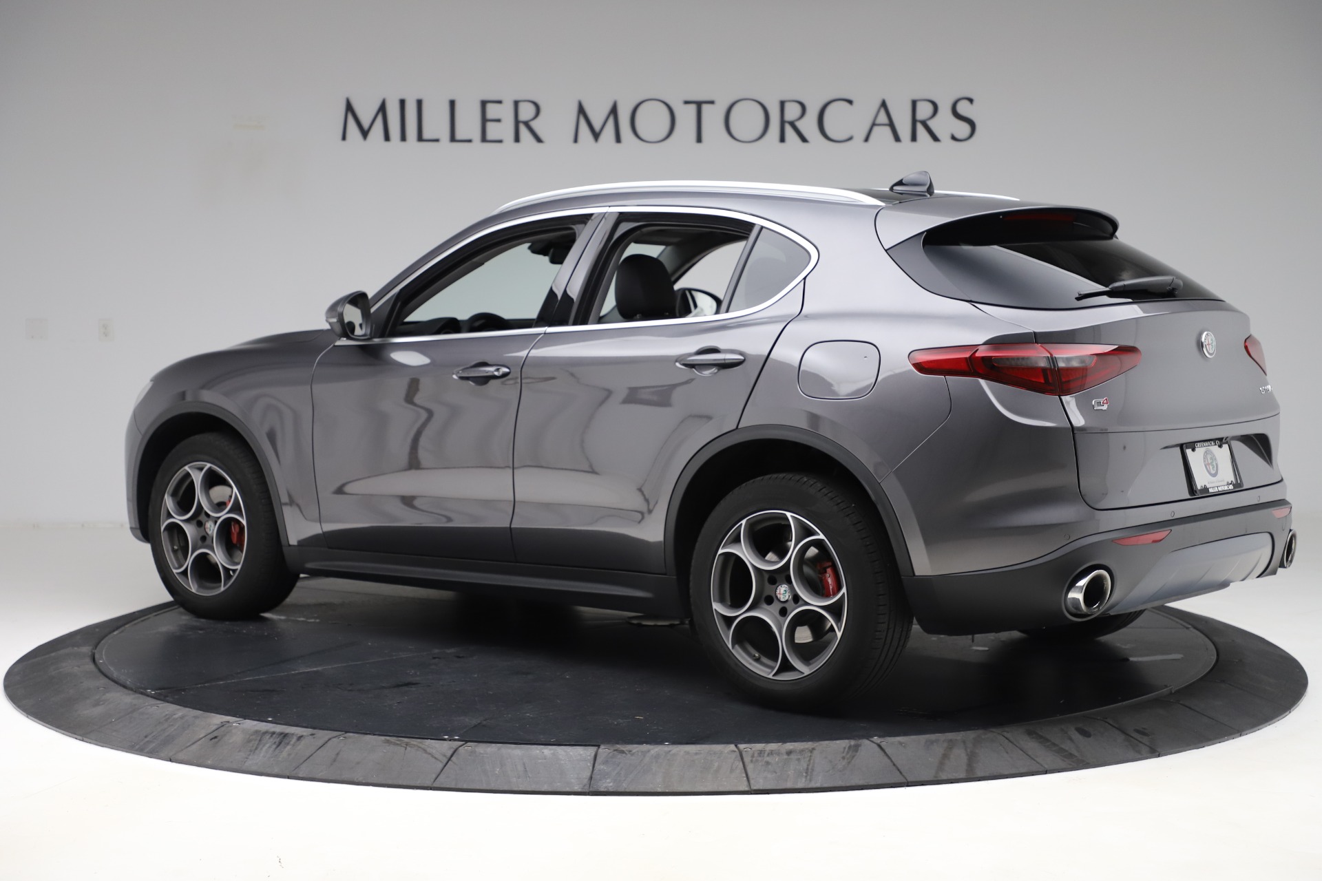 Used-2019-Alfa-Romeo-Stelvio-Q4
