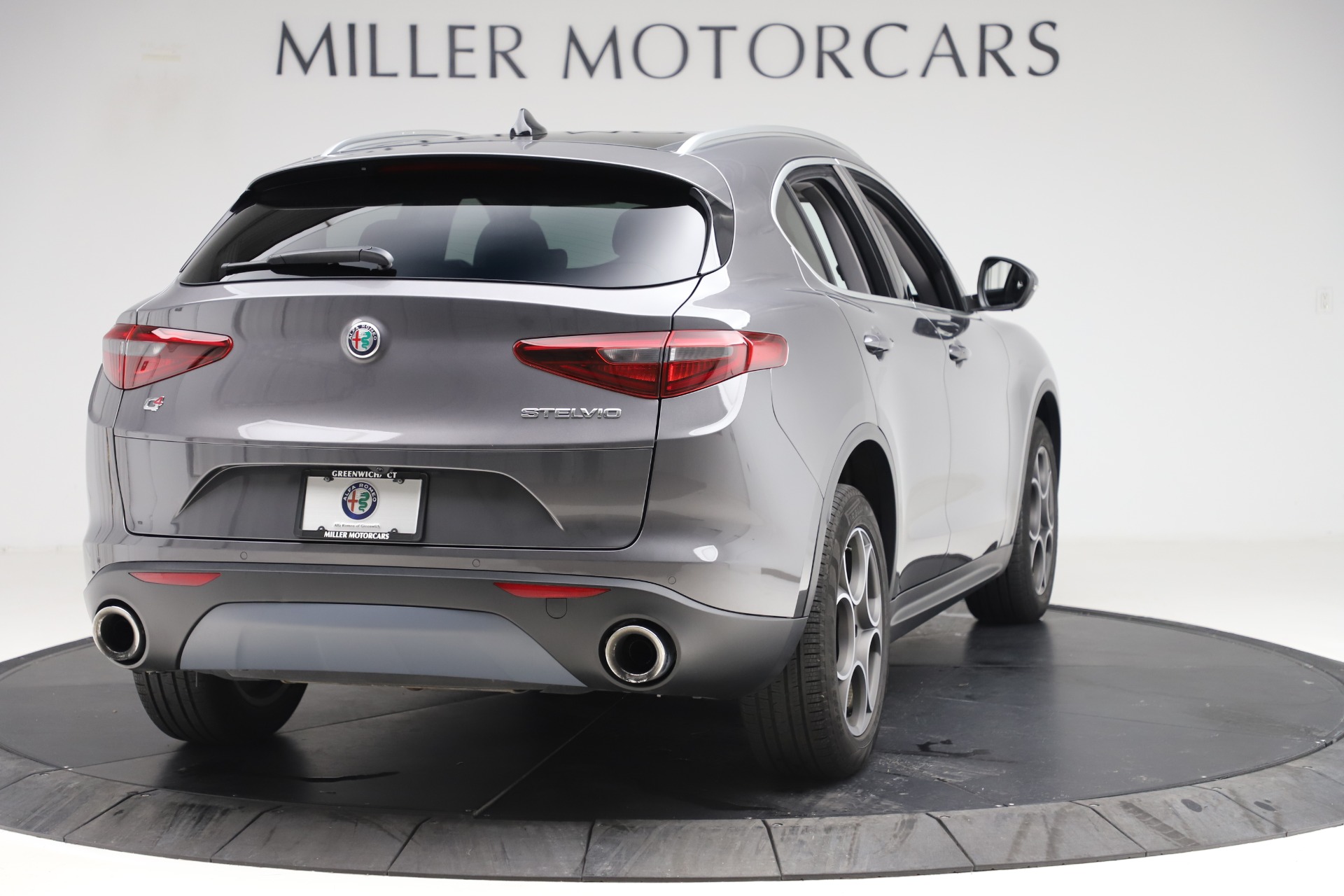 Used-2019-Alfa-Romeo-Stelvio-Q4