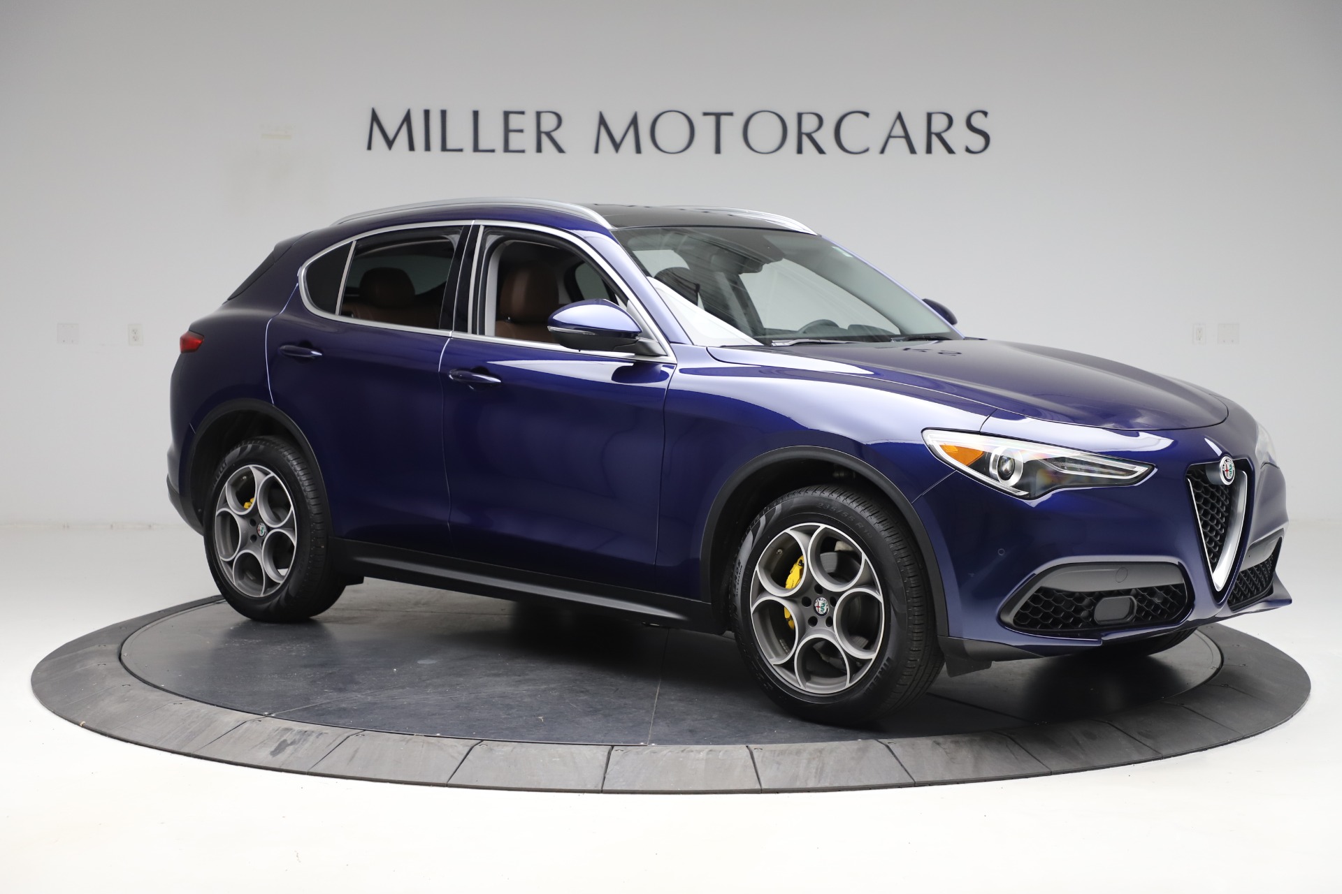 Used-2019-Alfa-Romeo-Stelvio-Q4
