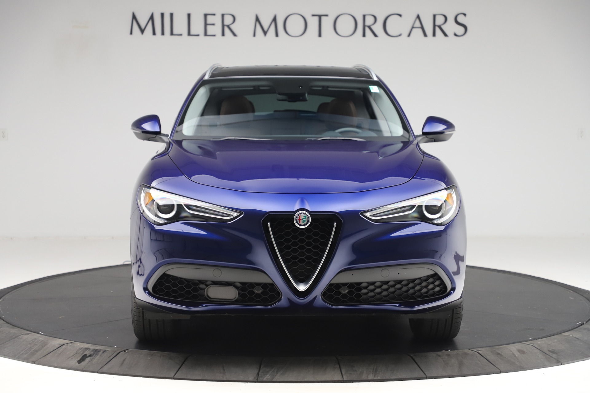 Used-2019-Alfa-Romeo-Stelvio-Q4