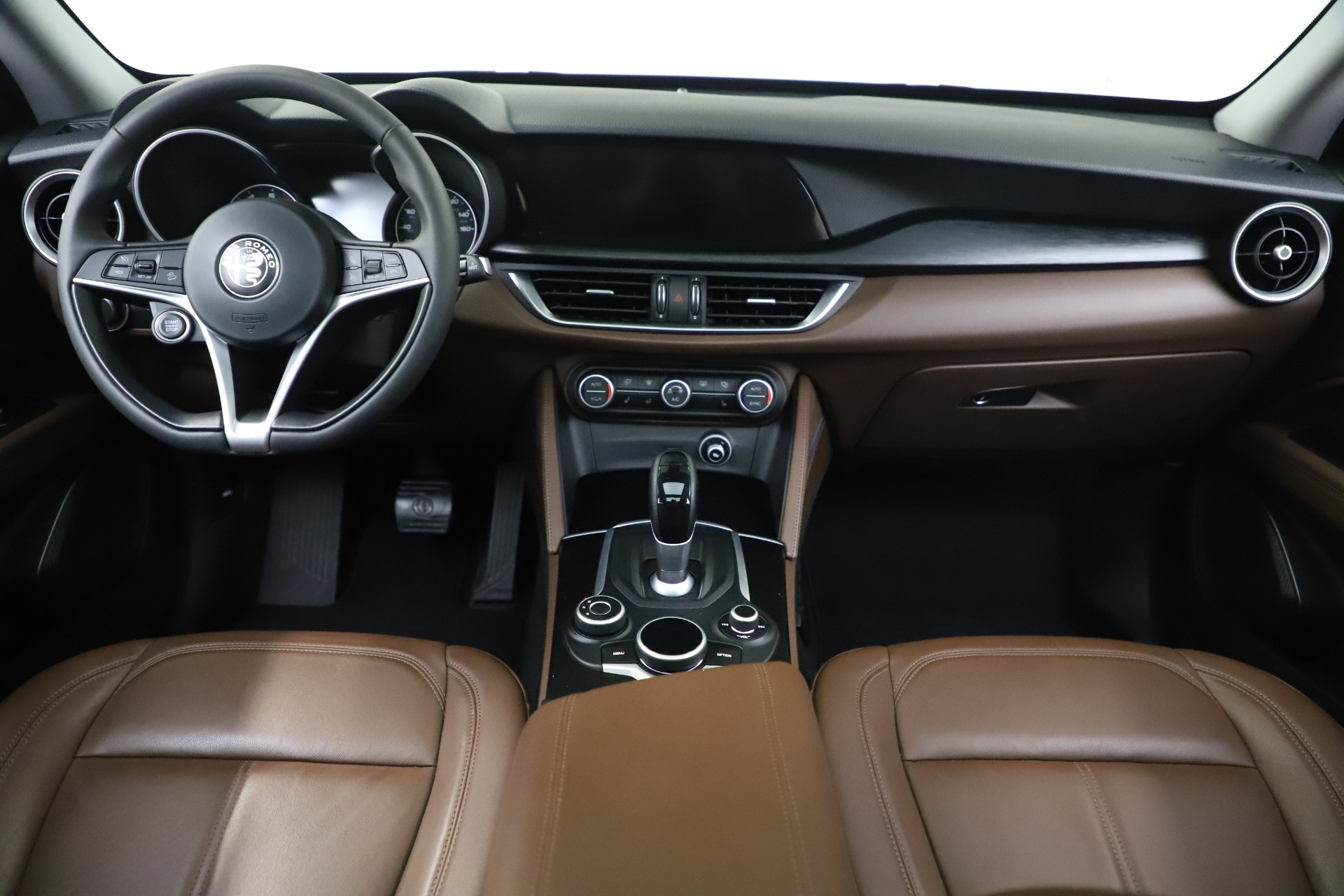 Used-2019-Alfa-Romeo-Stelvio-Q4