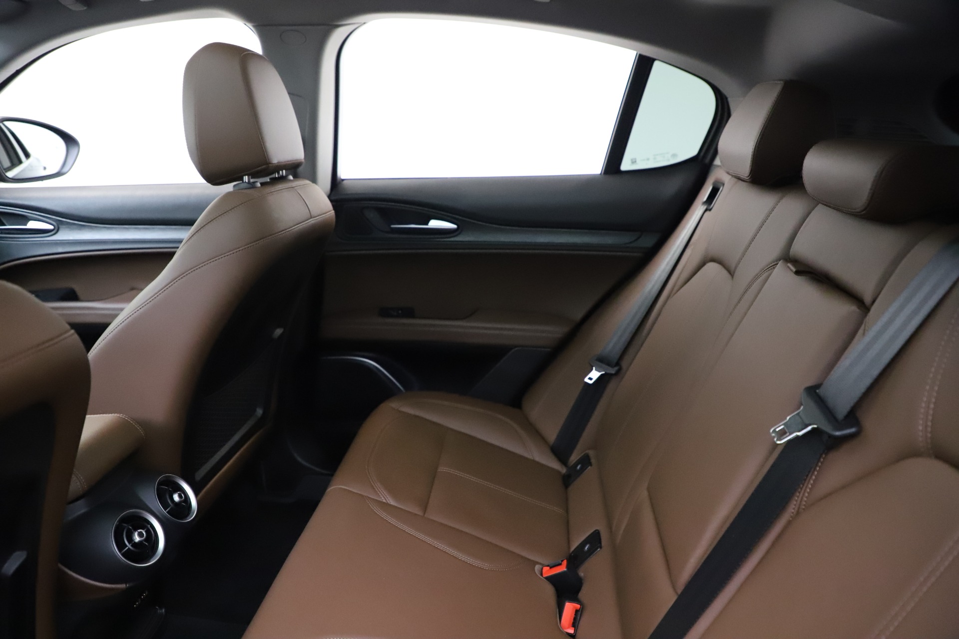 Used-2019-Alfa-Romeo-Stelvio-Q4